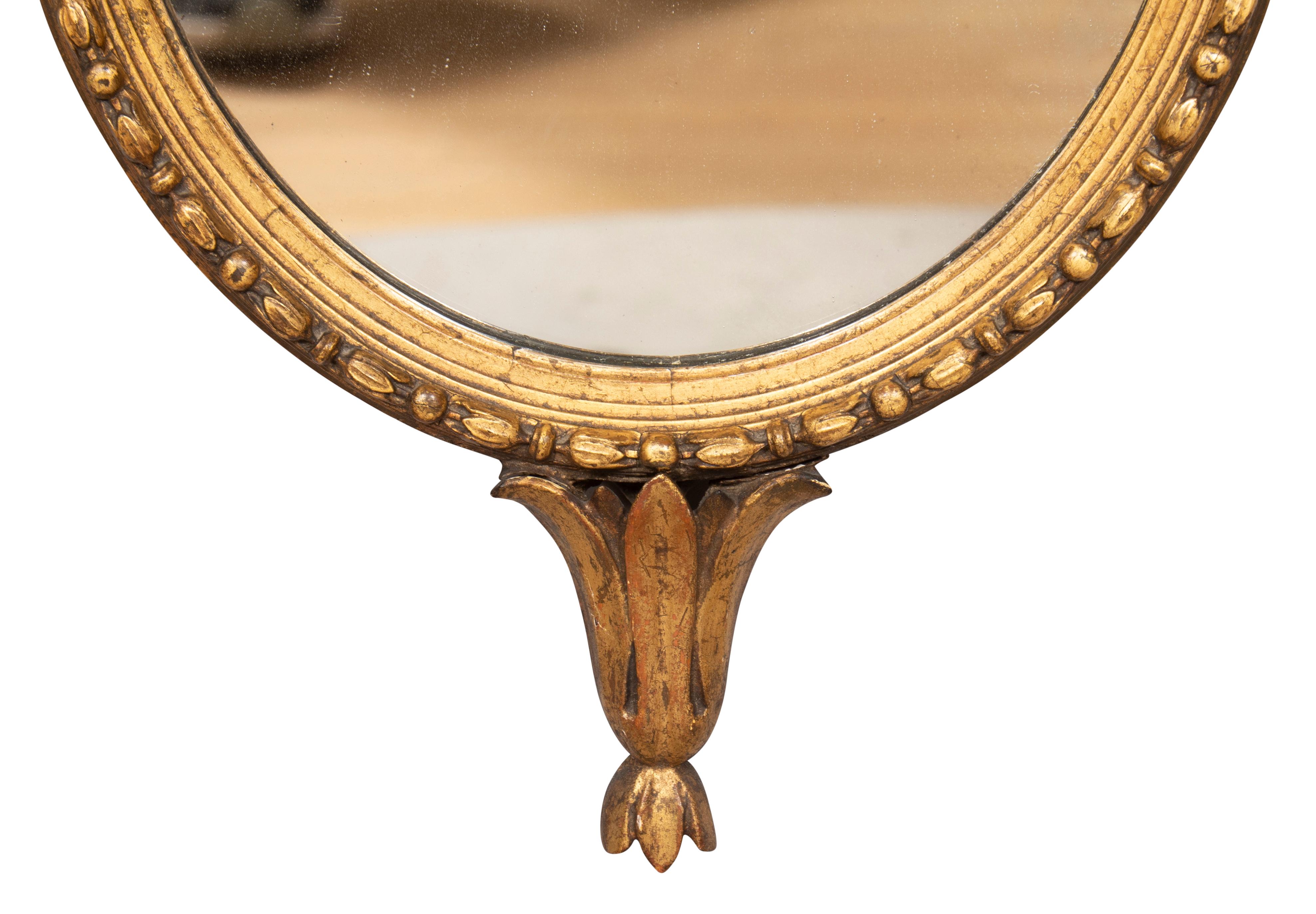 Petit miroir en bois doré George III Bon état - En vente à Essex, MA