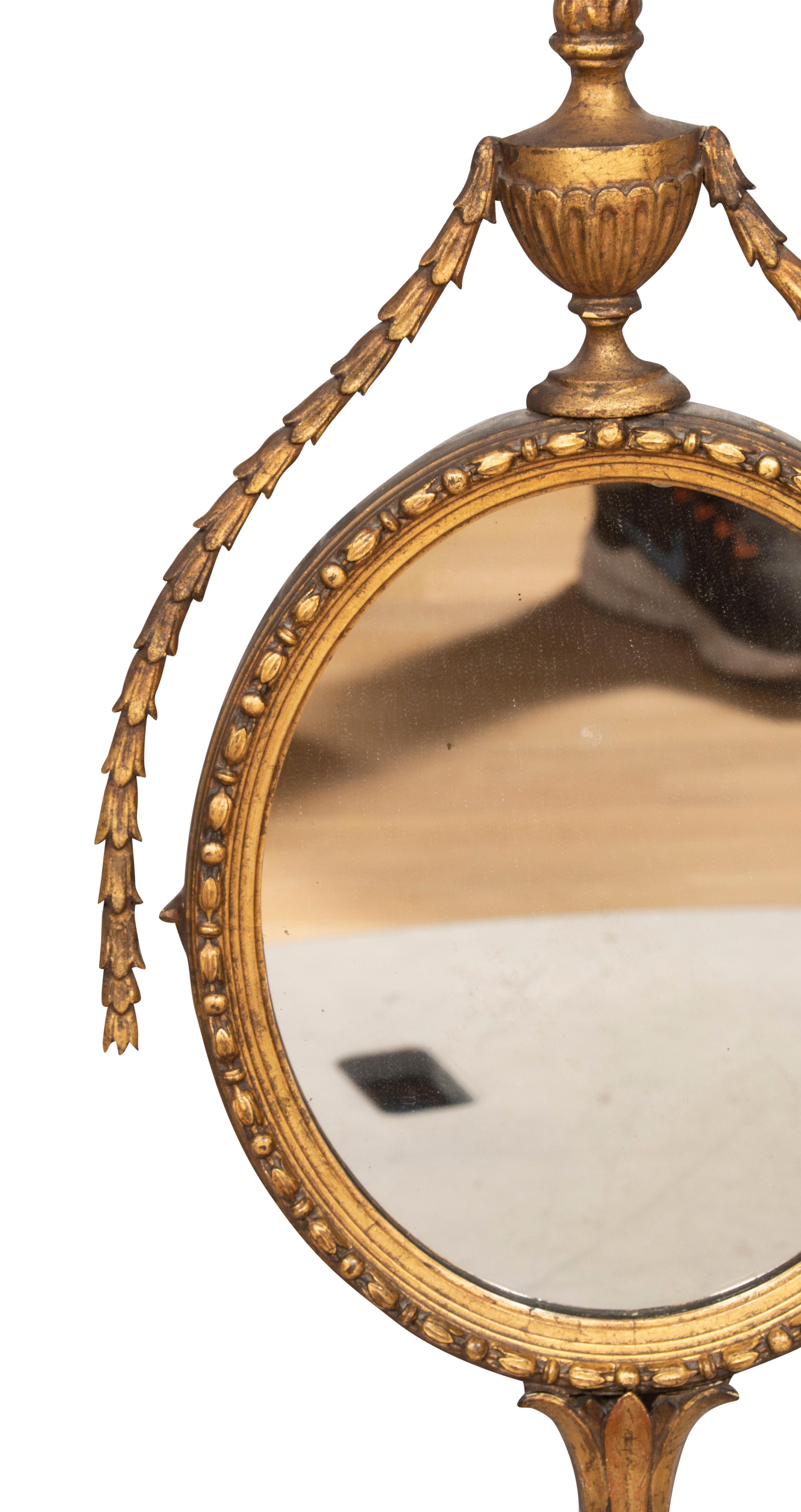 Fin du XVIIIe siècle Petit miroir en bois doré George III en vente