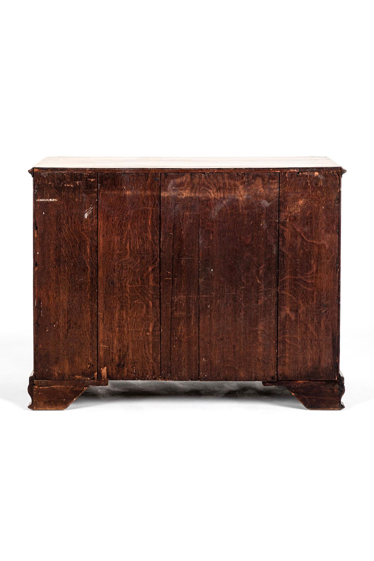 Small George III Mahogany Chest of Drawers For Sale 6