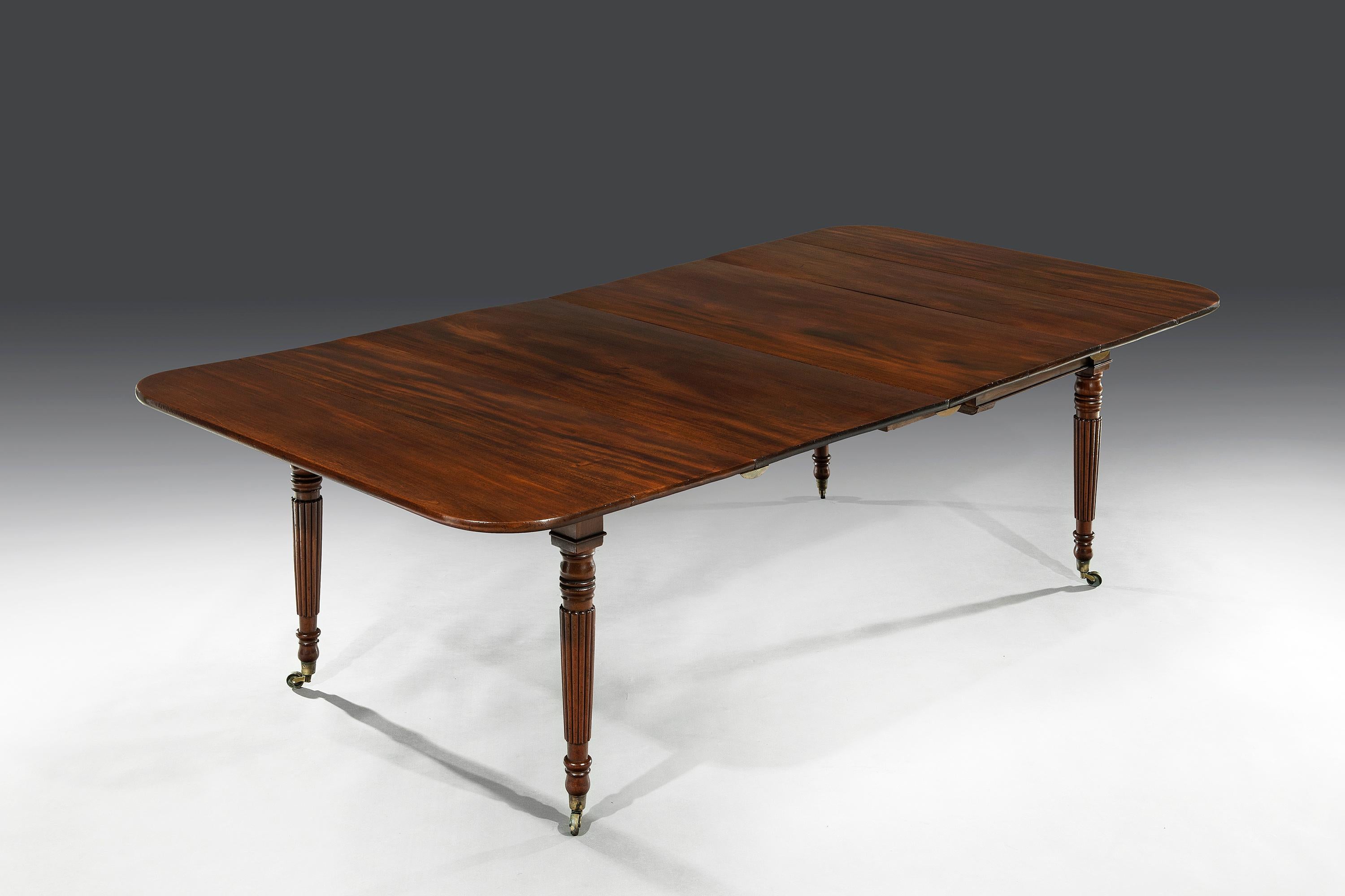 Early 19th Century Small George III Regency Period Mahogany Telescopic Action Dining Table