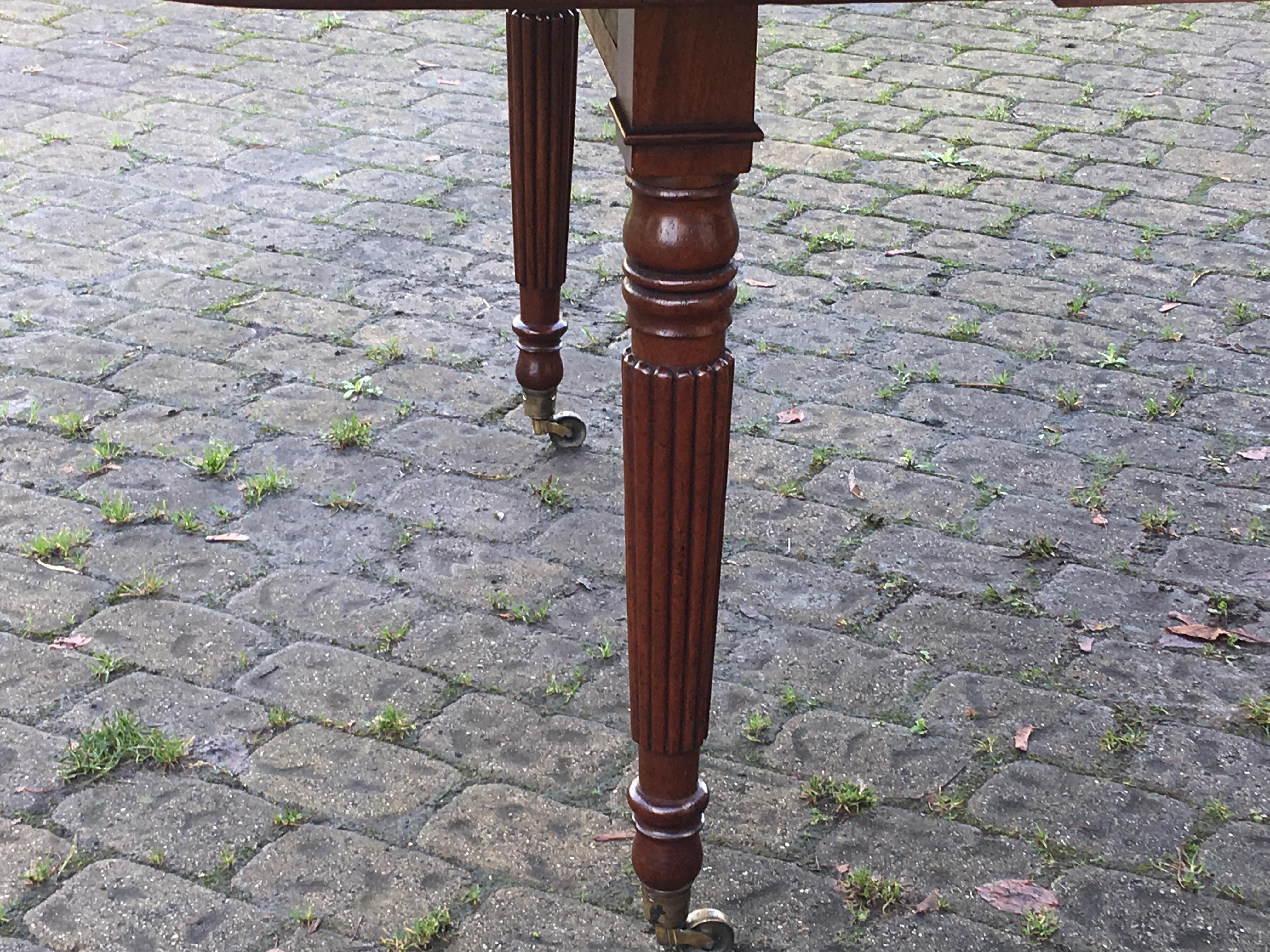 Small George III Regency Period Mahogany Telescopic Action Dining Table 4