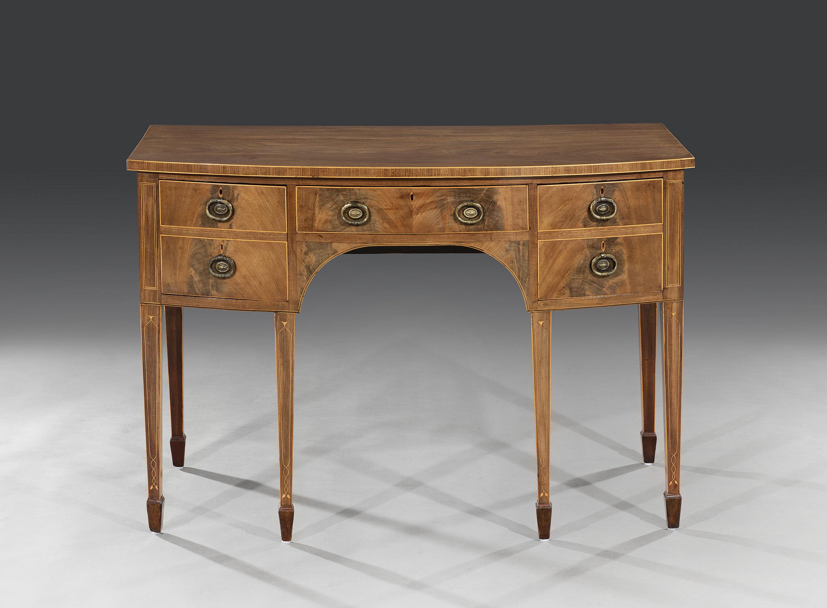 Small George III Sheraton Period Inlaid Mahogany Bow-Fronted Sideboard In Good Condition For Sale In Bradford on Avon, GB