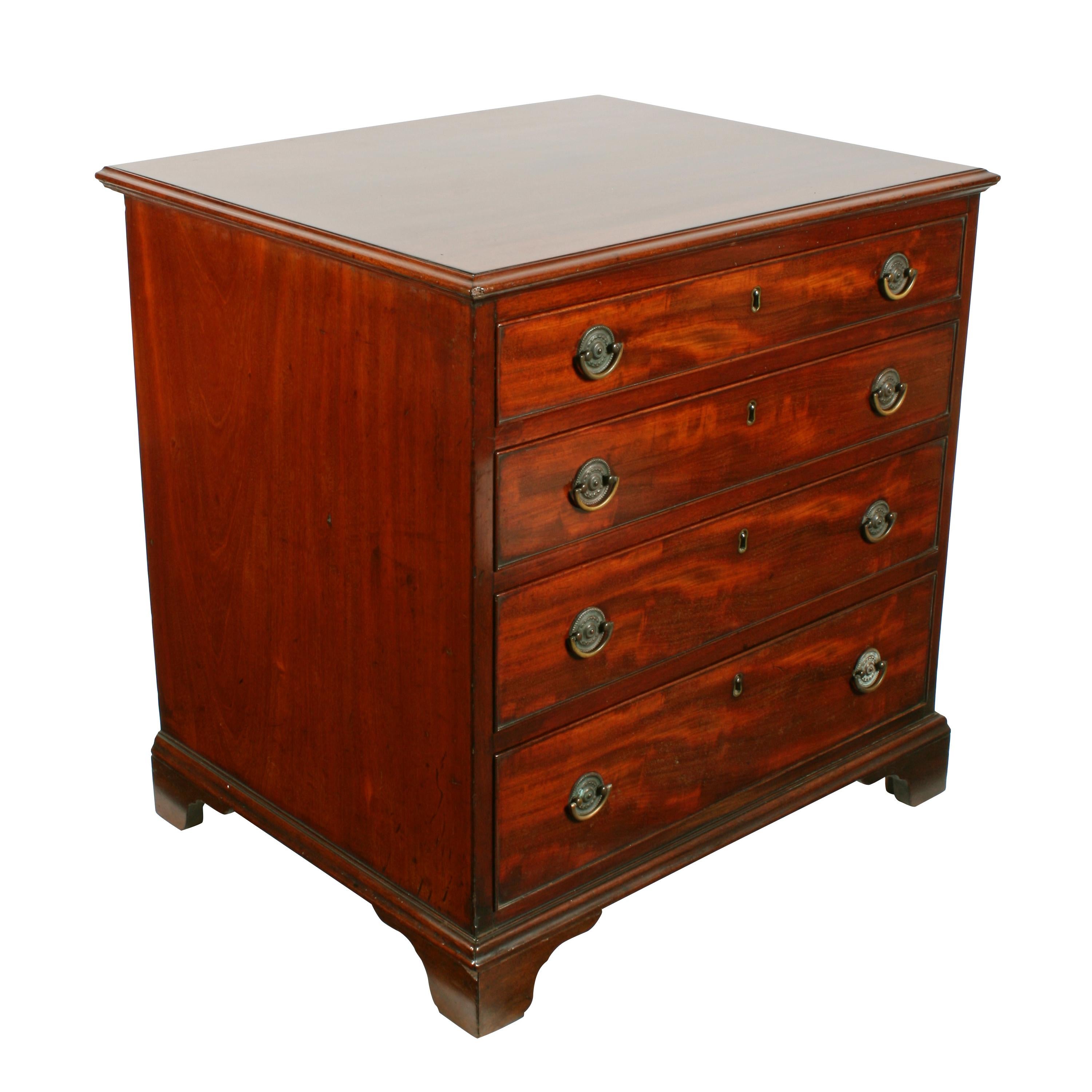 Small Georgian chest of drawers


A small early 19th century Georgian mahogany chest of drawers.

The chest is made from very good quality mahogany that has four mahogany lined graduated drawers with gilt brass locks and original round plate