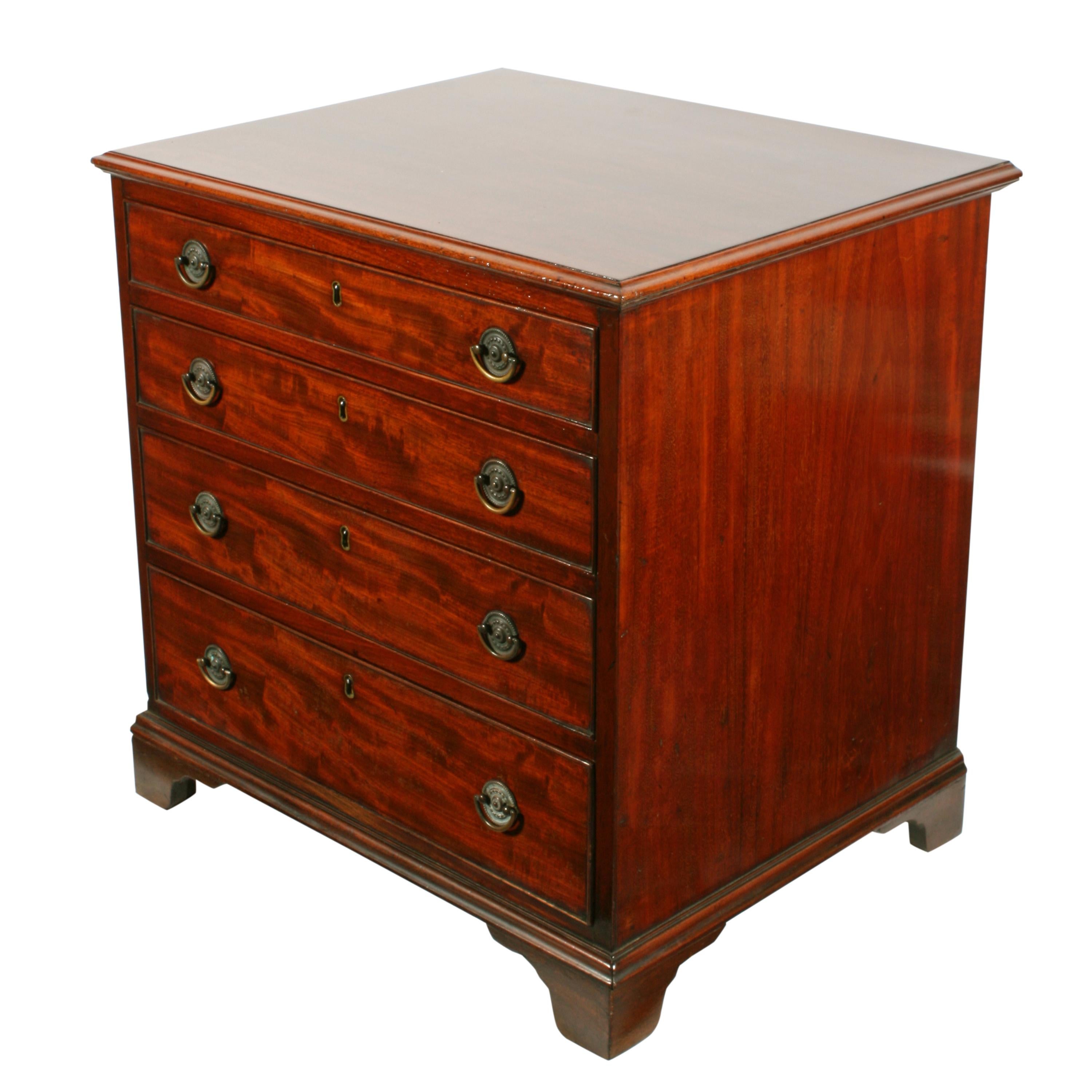 Small Georgian Chest of Drawers For Sale