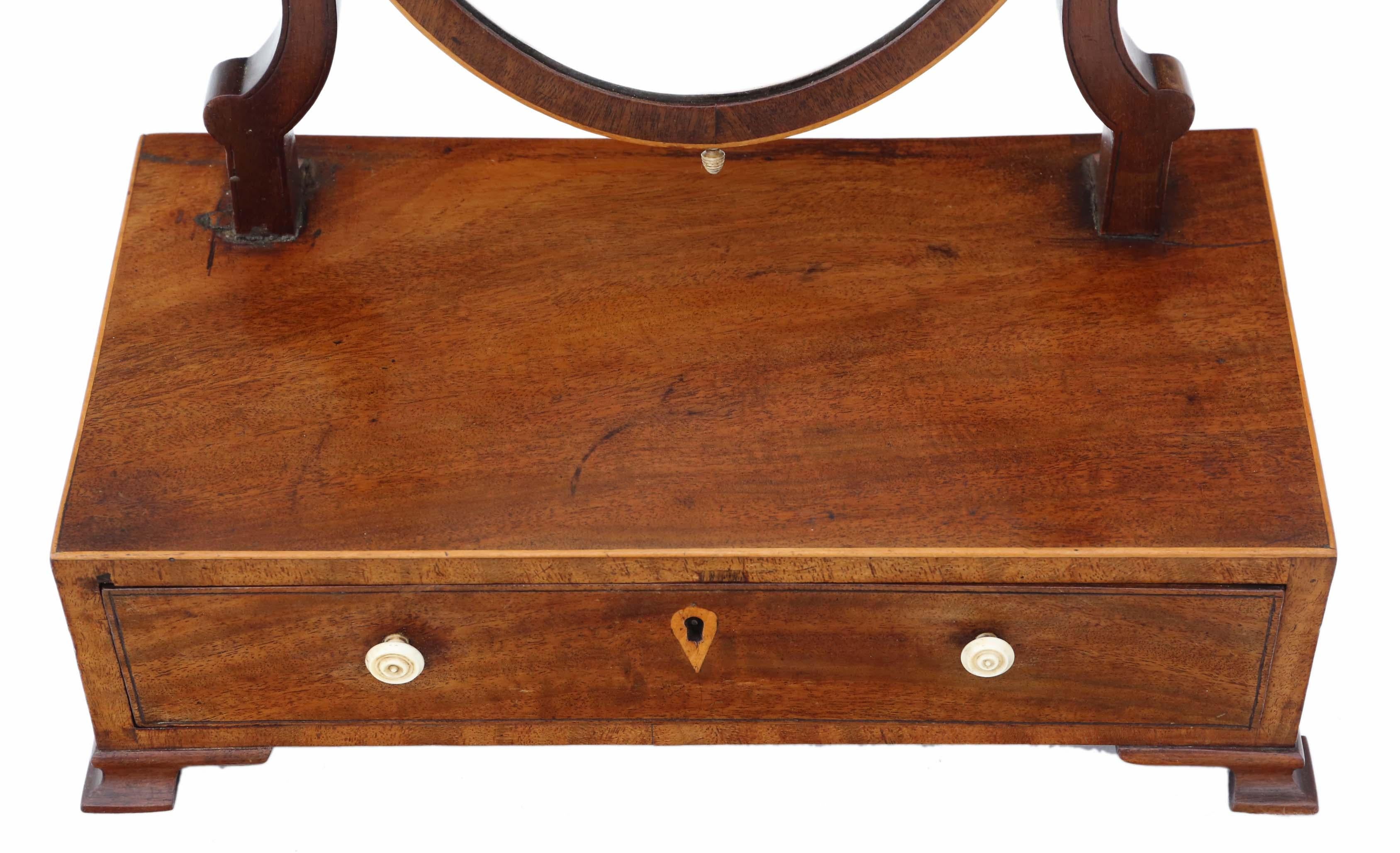 Small Georgian mahogany dressing table swing mirror, circa 1800.
This is a lovely mirror, that is full of age and charm, with great small proportions.
A rare find, that would look amazing in the right location.
Only light oxidisation to the