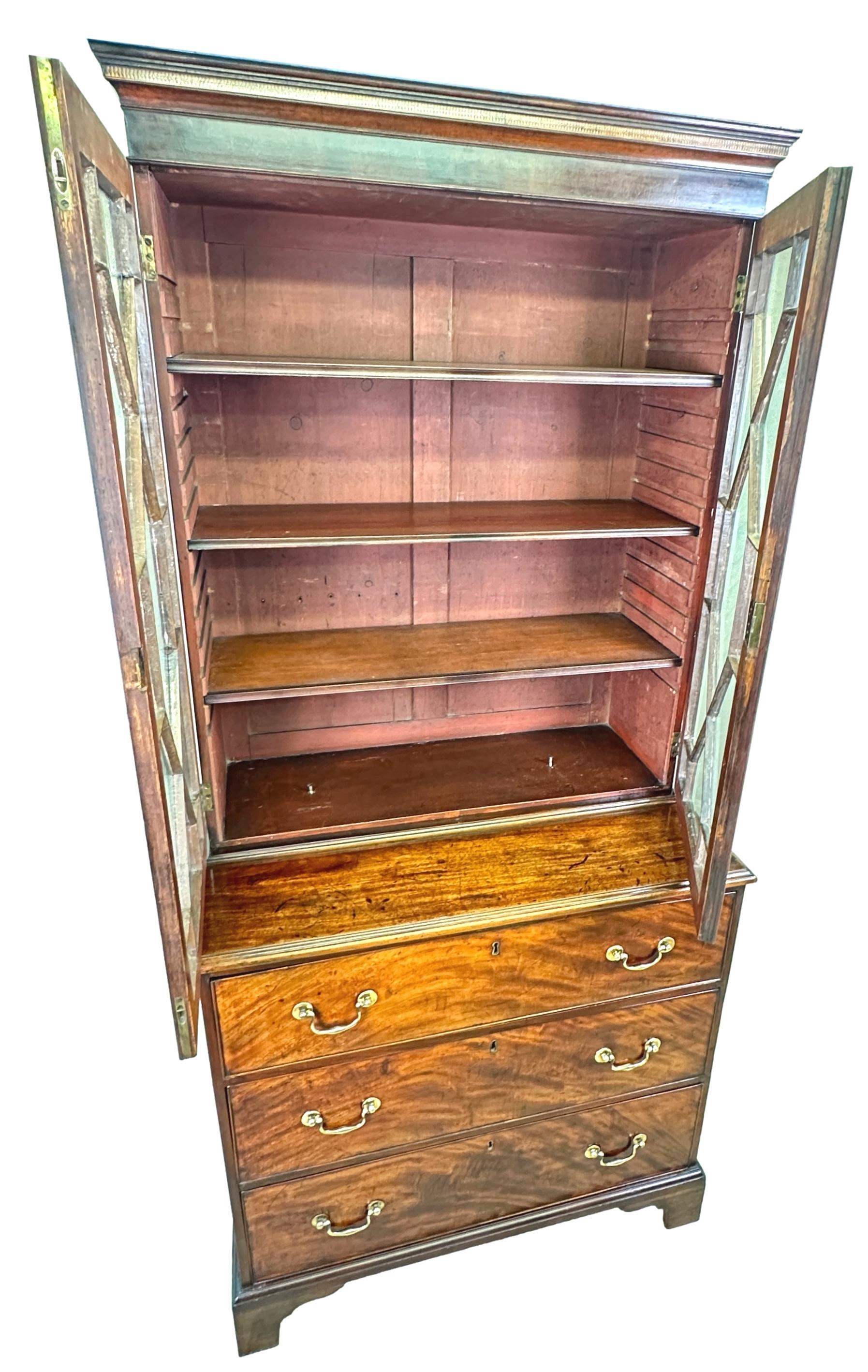 Small Georgian Mahogany Secretaire Bookcase In Good Condition In Bedfordshire, GB