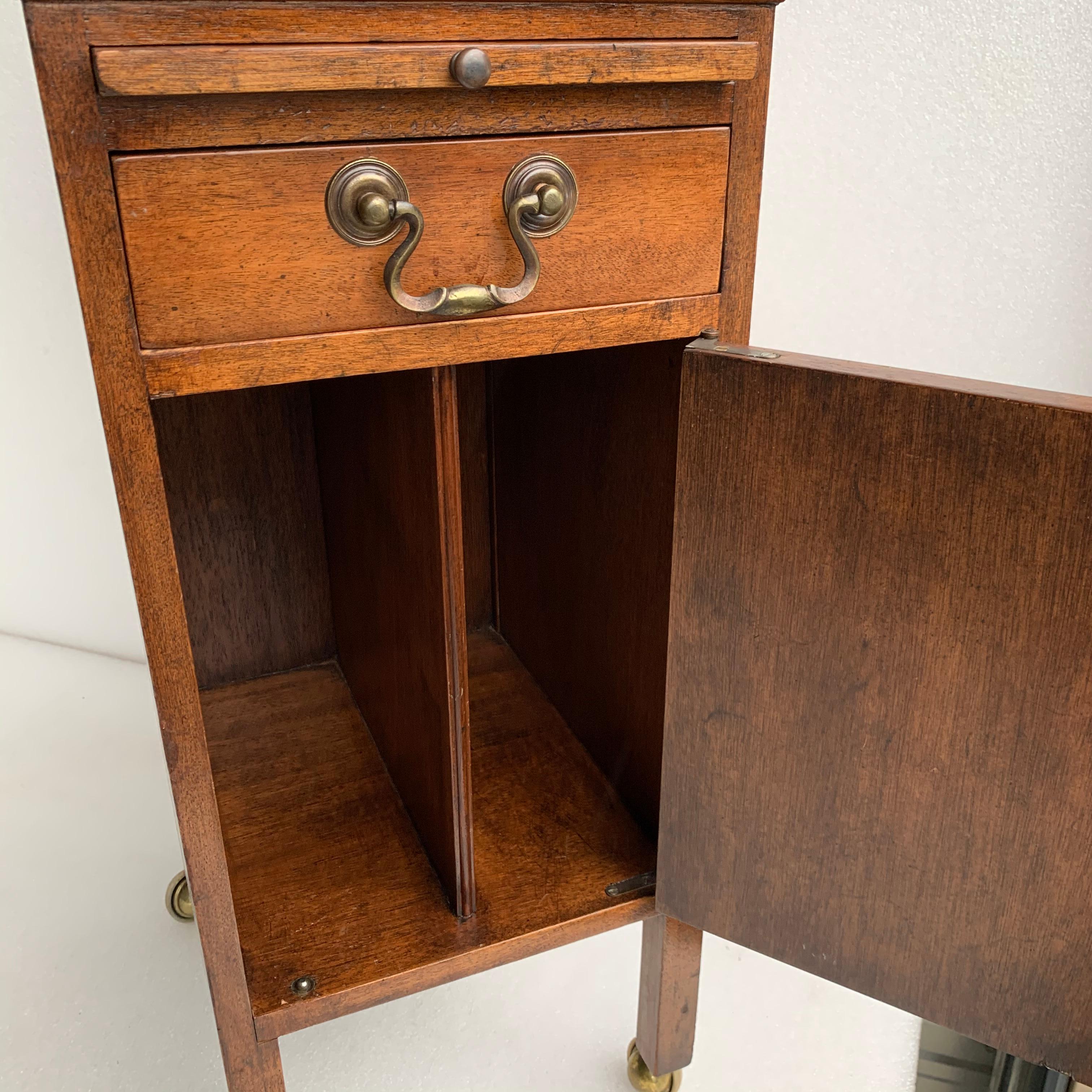 Hand-Crafted Small Georgian Style Bedside Cabinet By Smith & Watson, New York