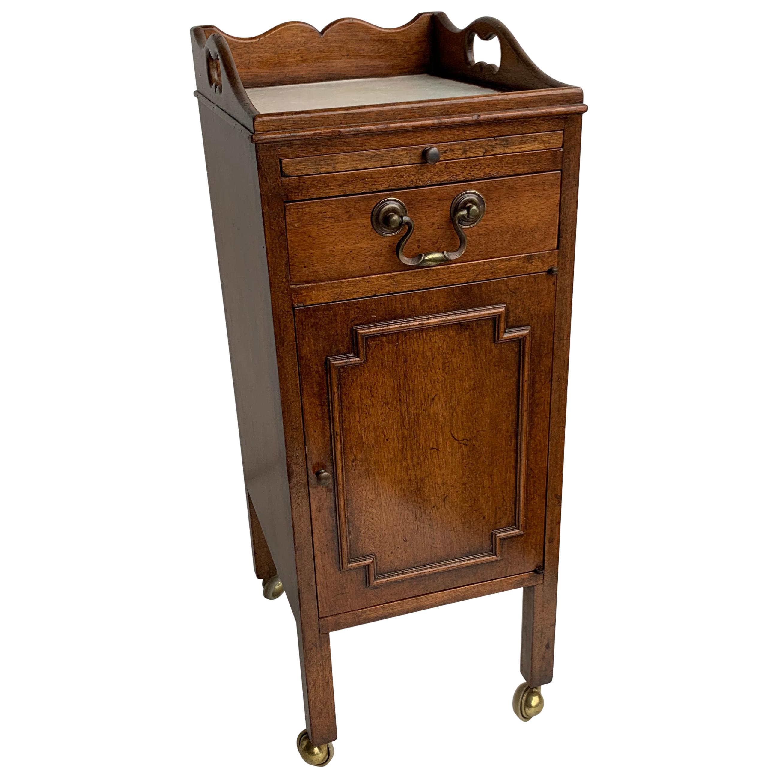Small Georgian Style Bedside Cabinet By Smith & Watson, New York