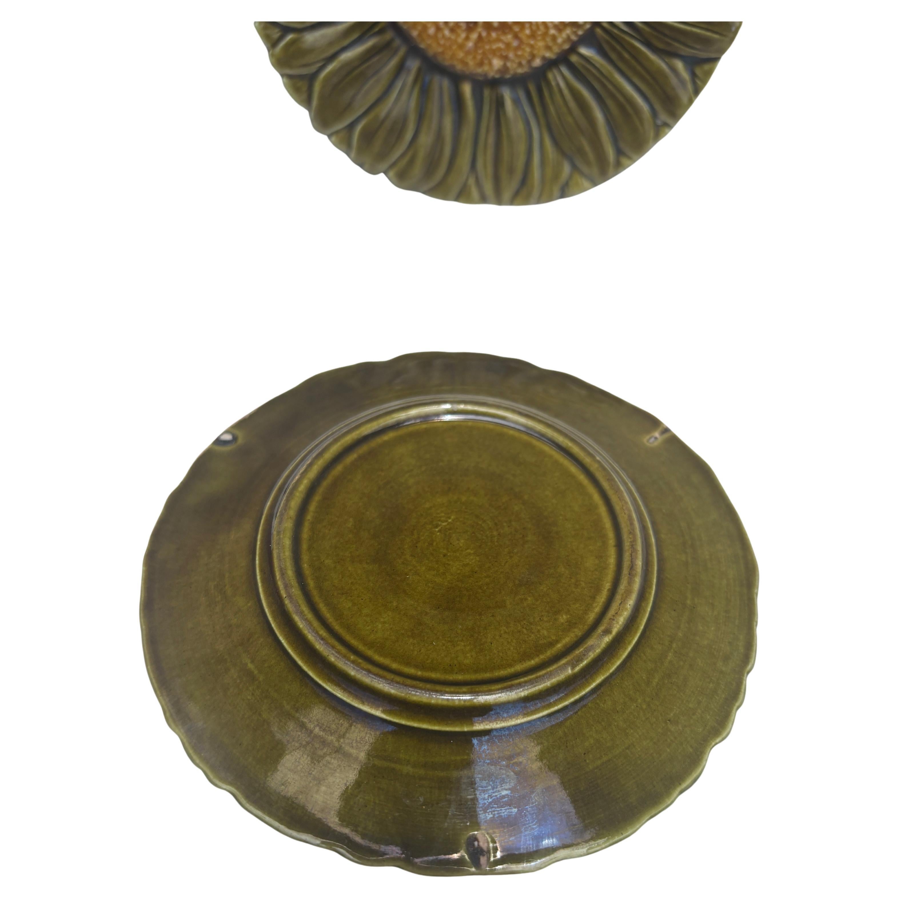 Country Piccolo piatto a margherita in maiolica tedesca Circa 1900 in vendita