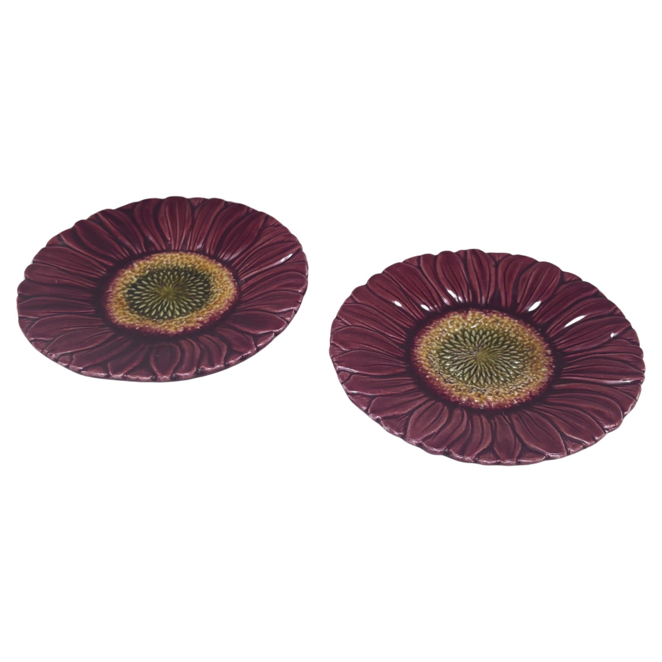 Small German Majolica Daisy Plate Circa 1900 In condizioni buone in vendita a Austin, TX