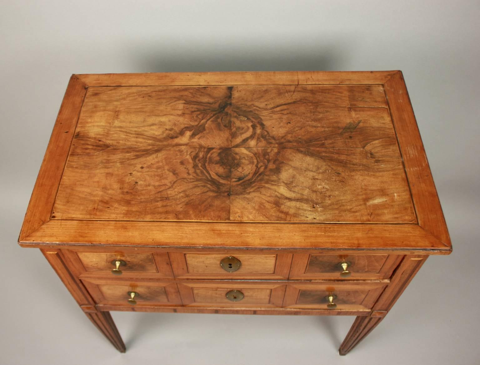 Small German Neoclassical Marquetry Commode or Chest of Drawer, 18th Century (18. Jahrhundert)