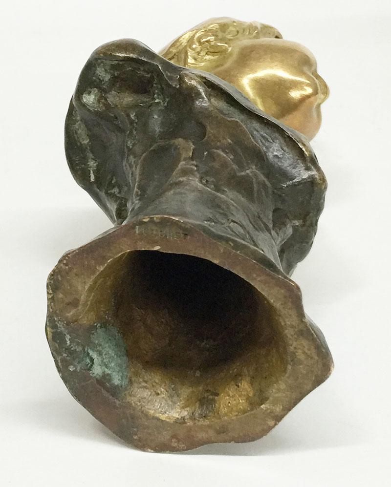 Bronze Petit buste en bronze doré de René de Saint-Marceaux, 1897 en vente