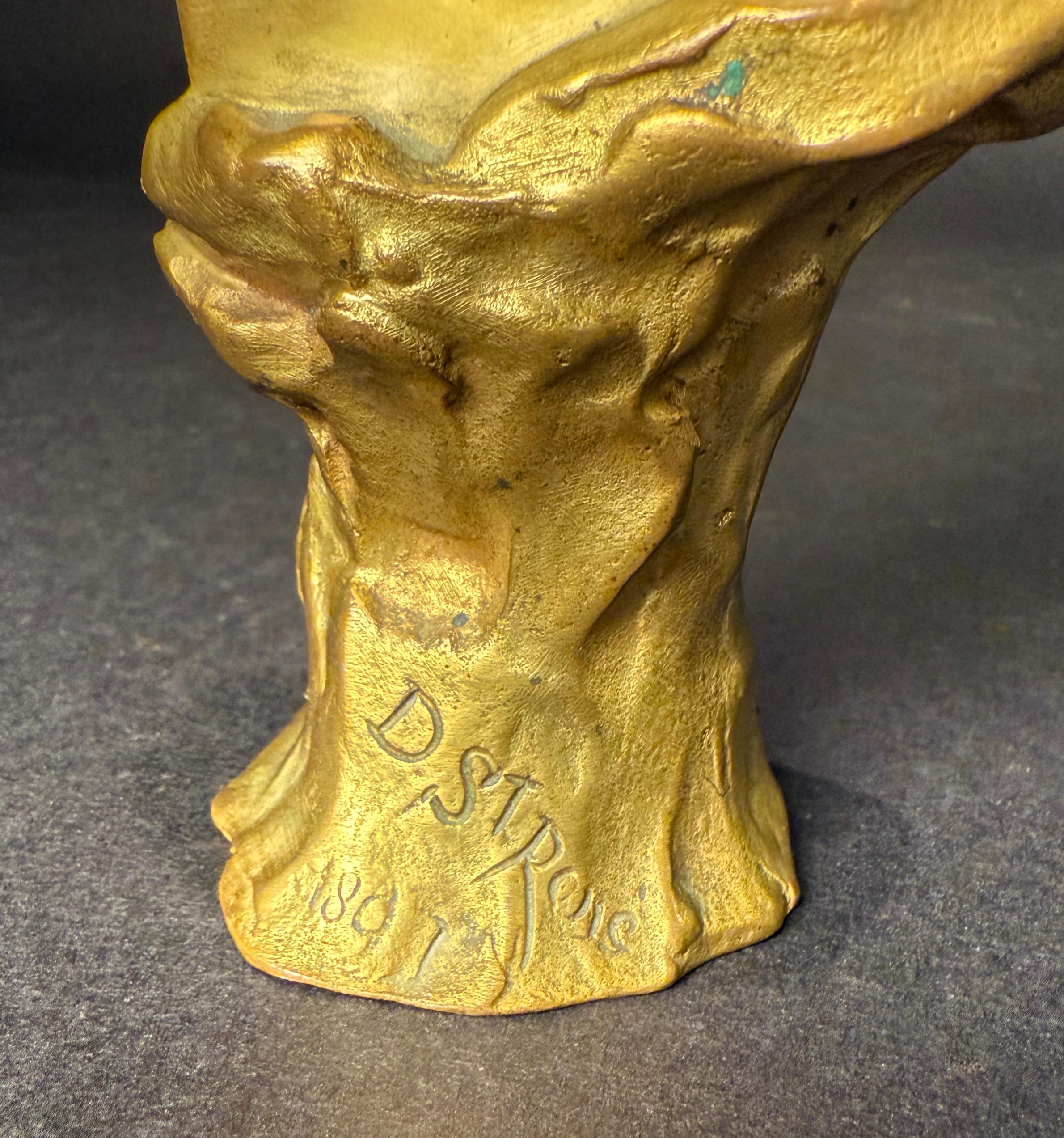 Français Petit buste en bronze doré de René de Saint-Marceaux en vente