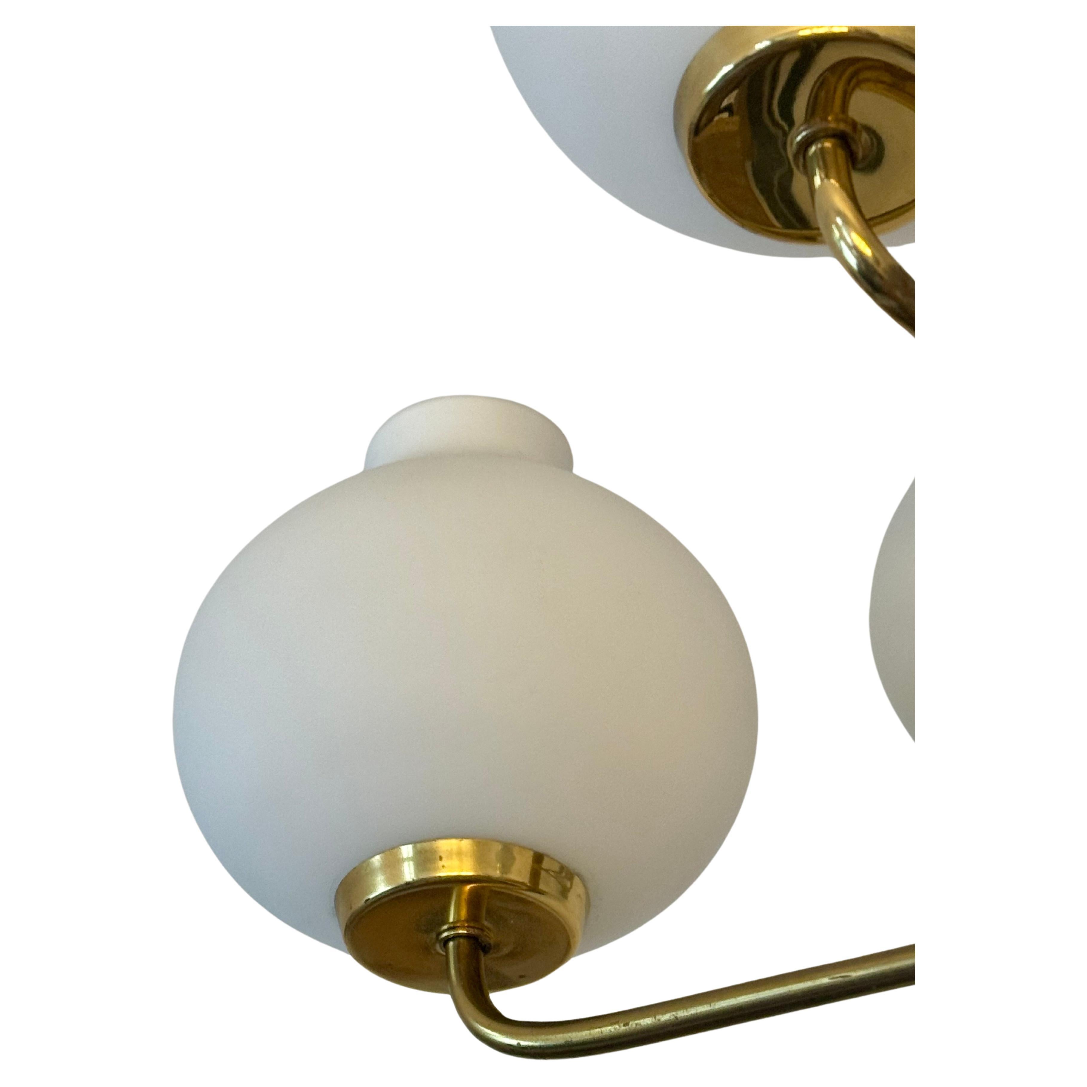 Small Gilt Brass Glass and Wood Chandelier by Temde, Switzerland, 1950s In Good Condition For Sale In Wiesbaden, Hessen