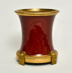 Piccolo vaso da fiori cinese in porcellana smaltata flambé con montatura in bronzo dorato, fine XIX secolo