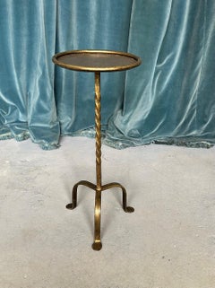 Petite table à boire en fer doré avec un Stem torsadé