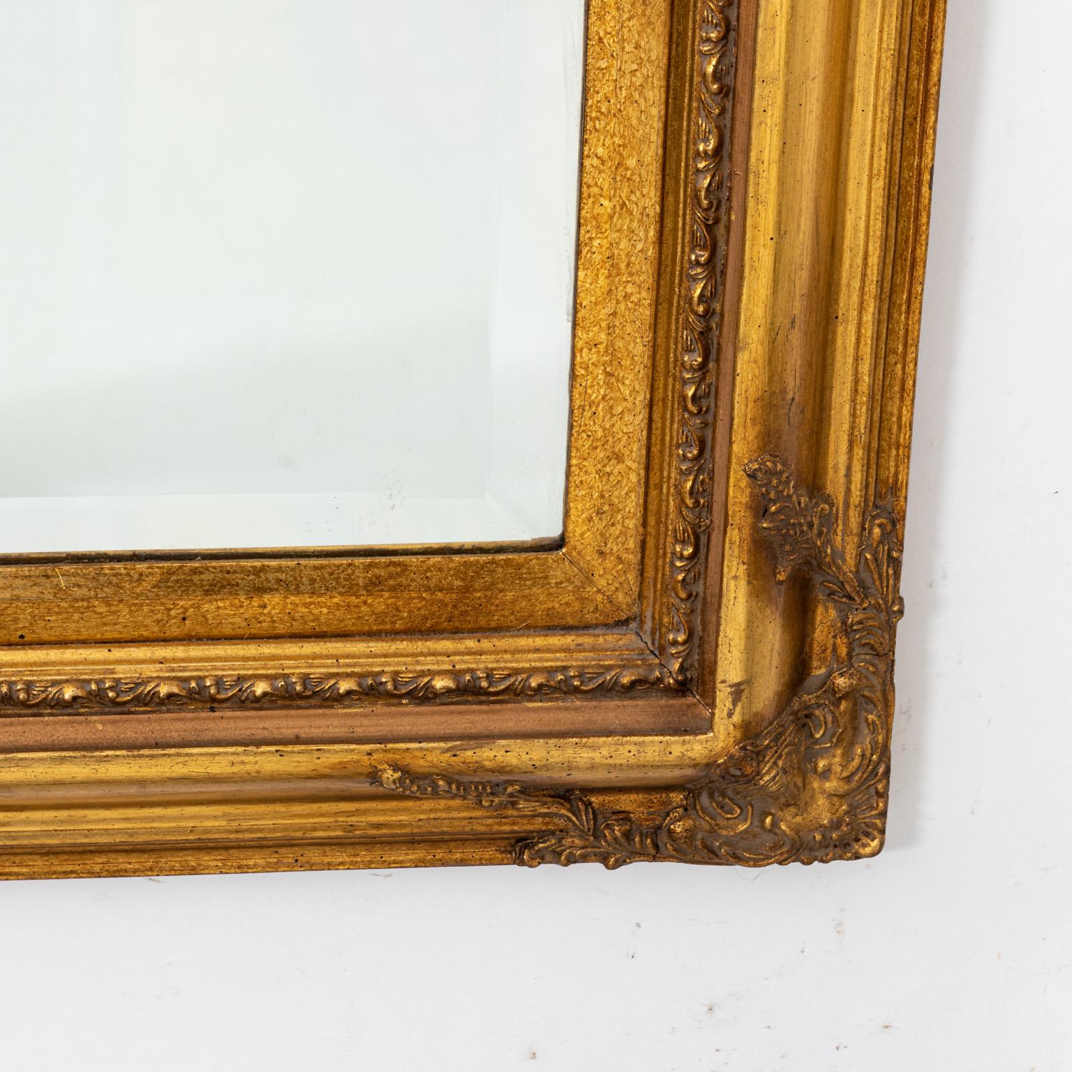 Small Gilt Italian Mirror 3