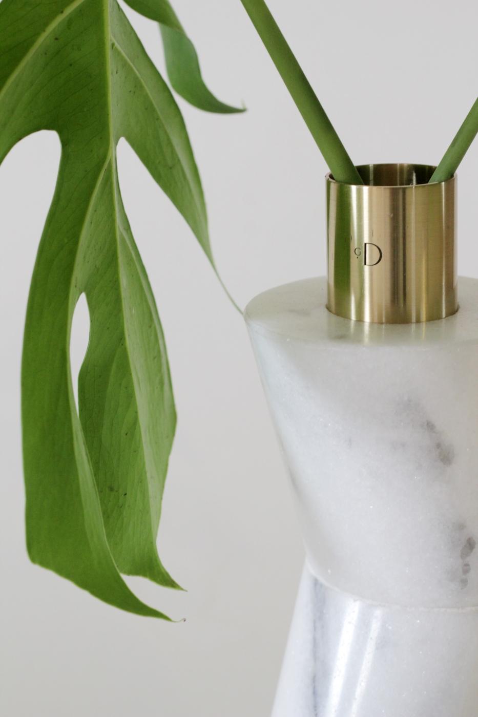 Brazilian handmade minimalist marble vase with brass details ,   by Gustavo Dias For Sale