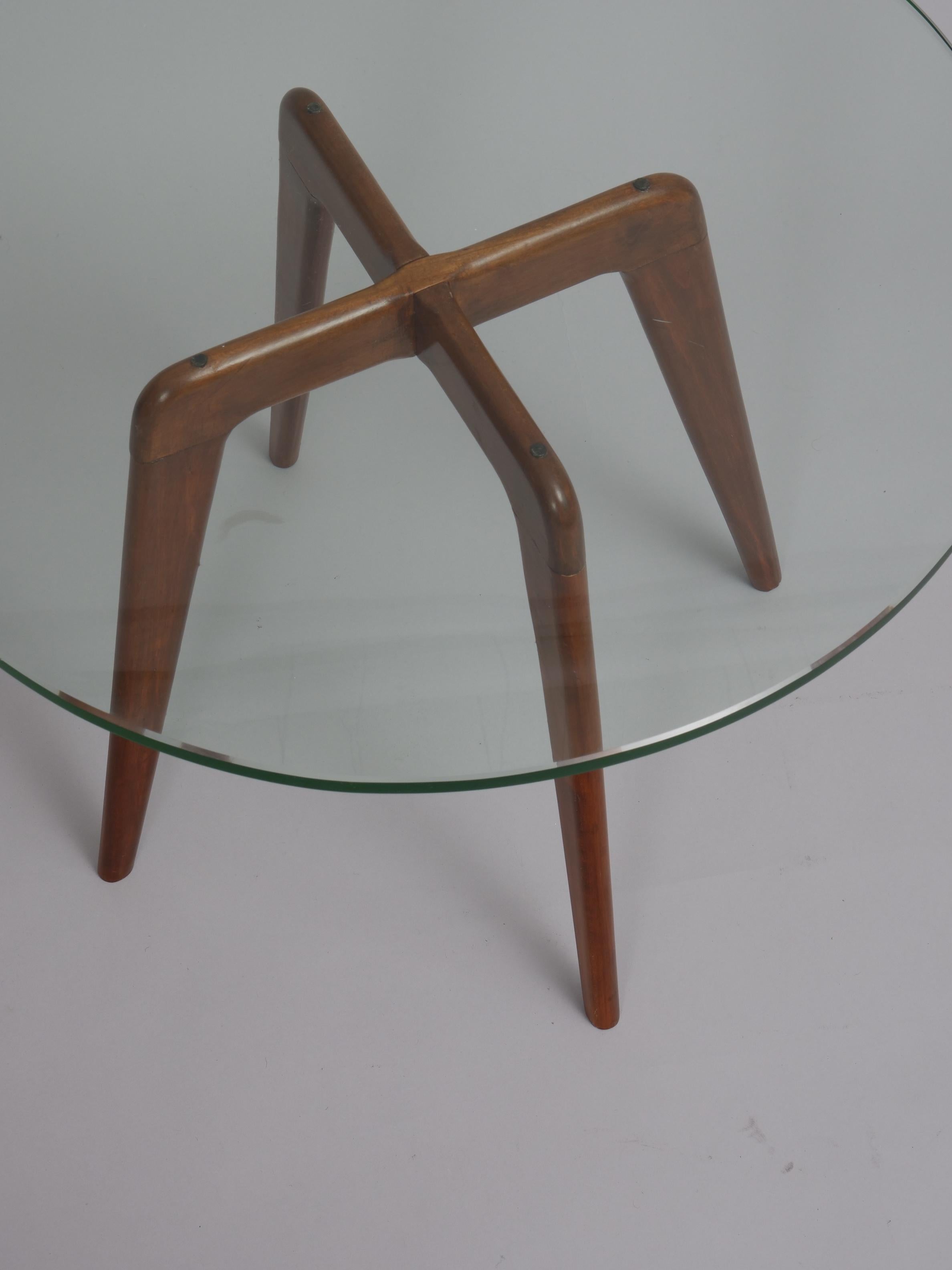 Small Gio Ponti style side table In Good Condition For Sale In London, GB