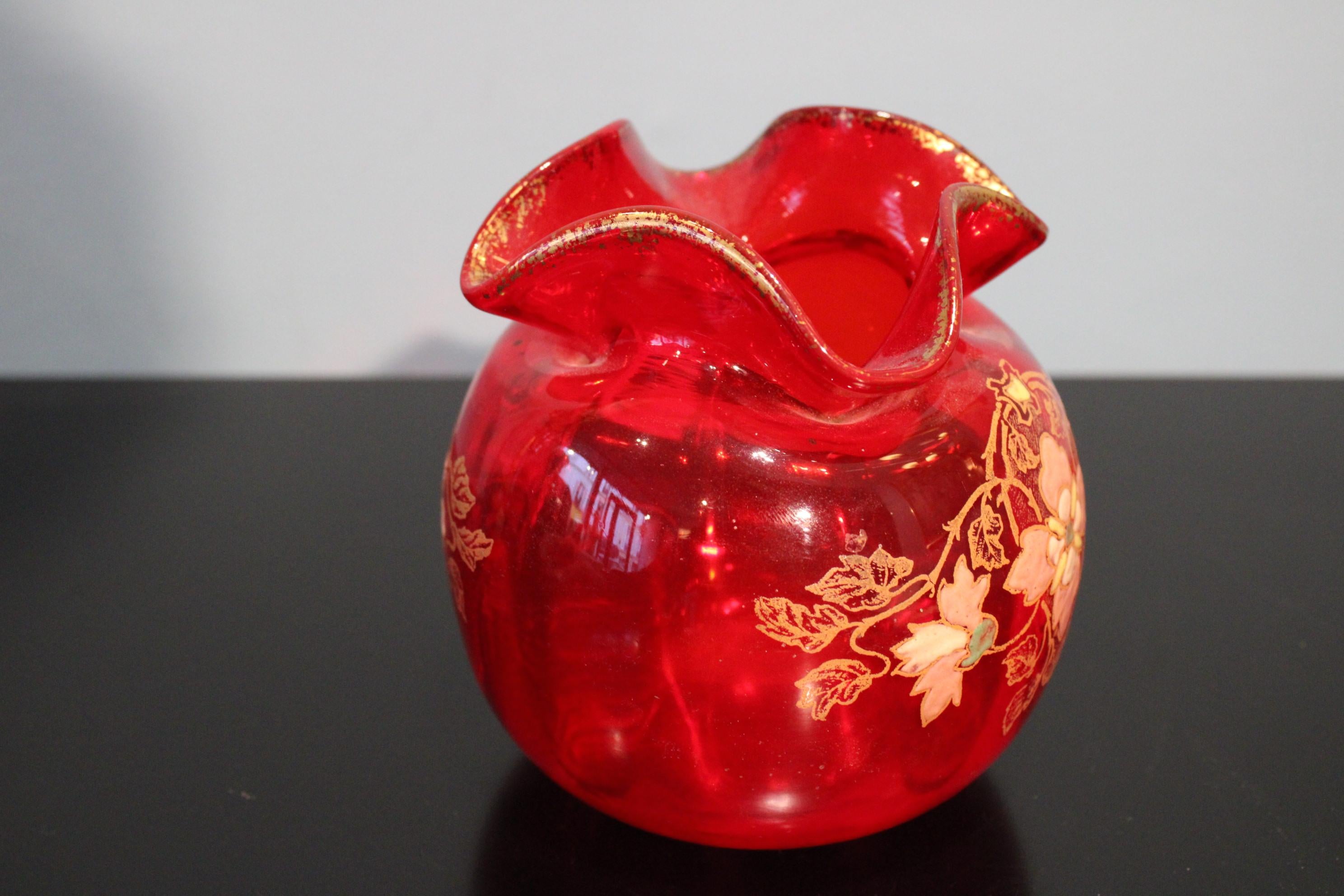 Français Petit vase en verre de style Art nouveau en vente