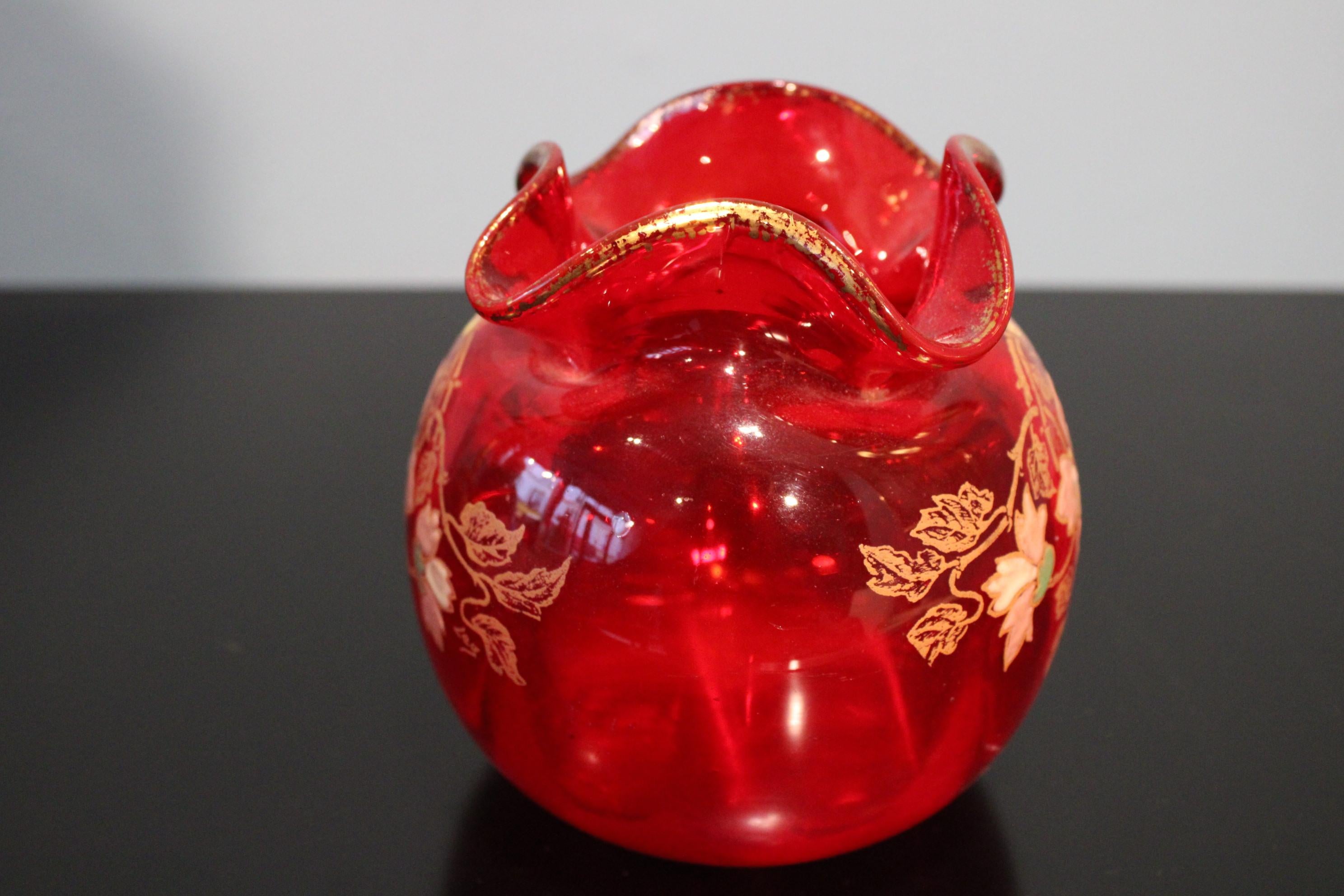 Small Glass Art Nouveau Vase In Good Condition For Sale In Paris, FR
