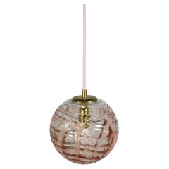 Kleine Glaskugel-Hängeleuchte von Doria, Muranoglas, seltenes Rosa, 1970er Kleine Glaskugel-Hängeleuchte von Doria, Muranoglas, seltenes Rosa, 1970er