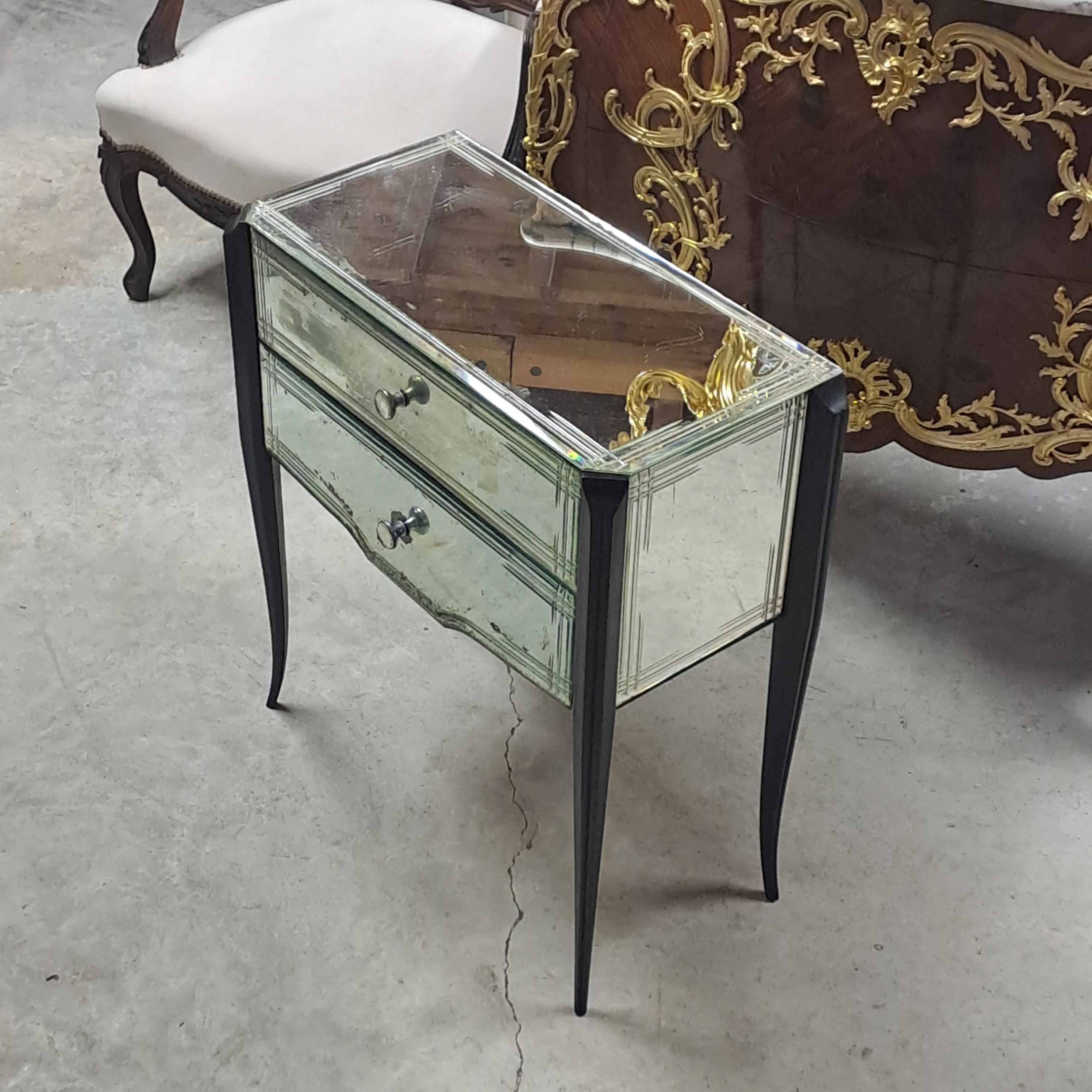Small Glass Commode - Design From The 50s For Sale 4