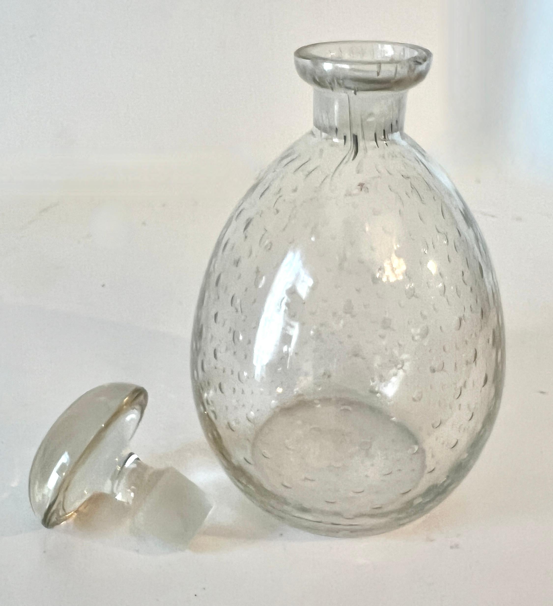Small Glass Decanter with Bubbles and with Stopper  In Good Condition For Sale In Los Angeles, CA