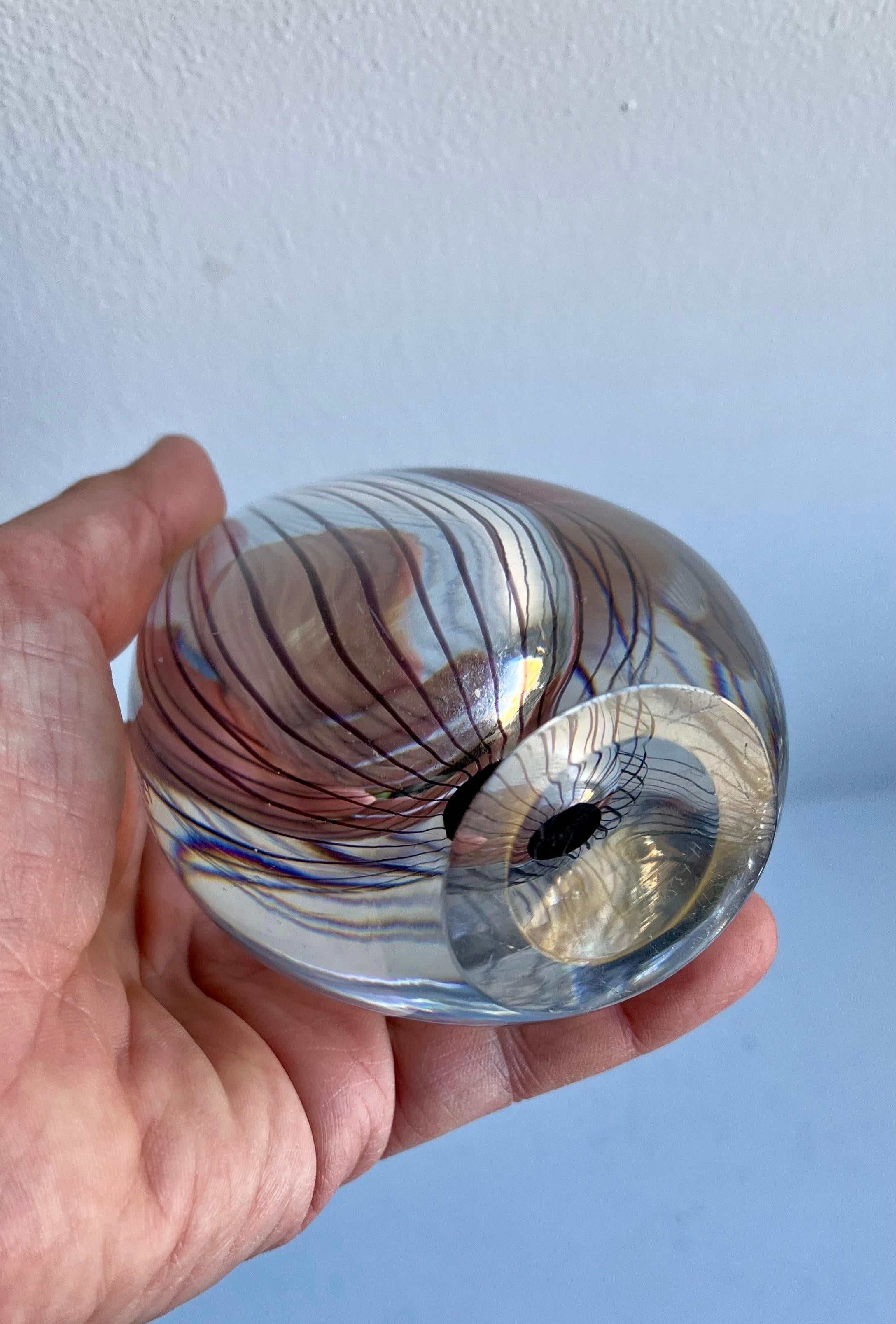 Piccolo vaso di vetro di Vicke Lindstrand per Kosta, anni '50 In condizioni buone in vendita a Philadelphia, PA