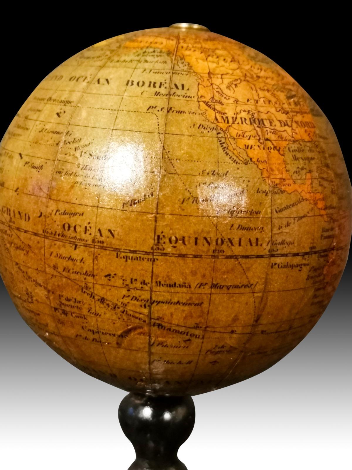 Petit globe du XIXe siècle Bon état - En vente à Madrid, ES