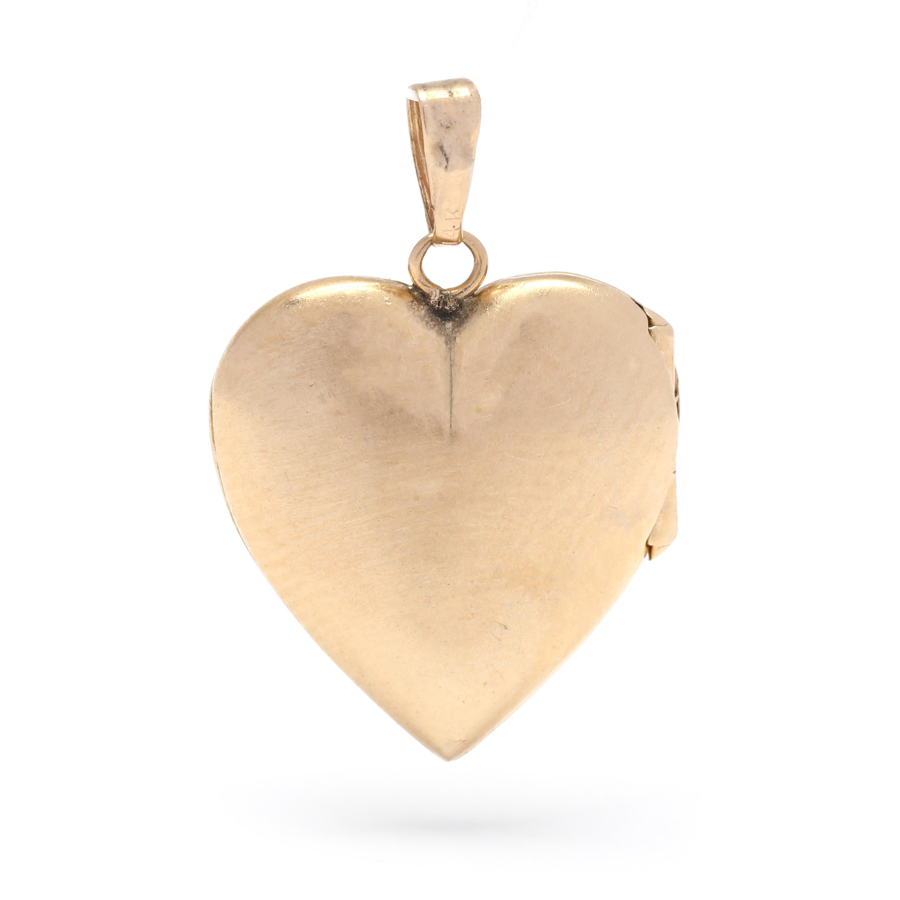 Small Gold Engraved Heart Locket Pendant, 14k Yellow Gold In Good Condition For Sale In McLeansville, NC