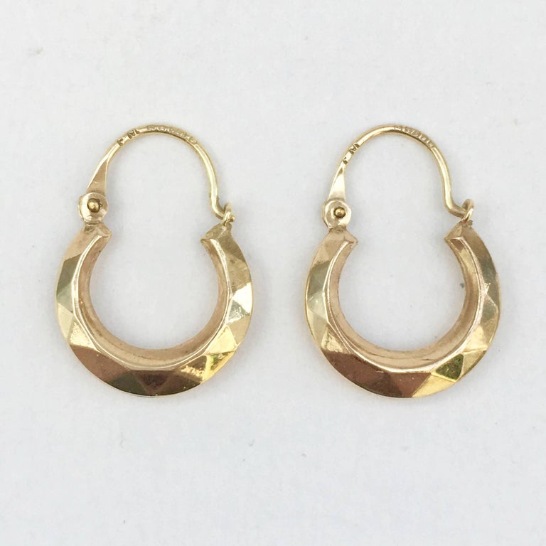 Small Gold Hoops 1980s Vintage Jewelry Faceted Dainty Hoop Earrings at