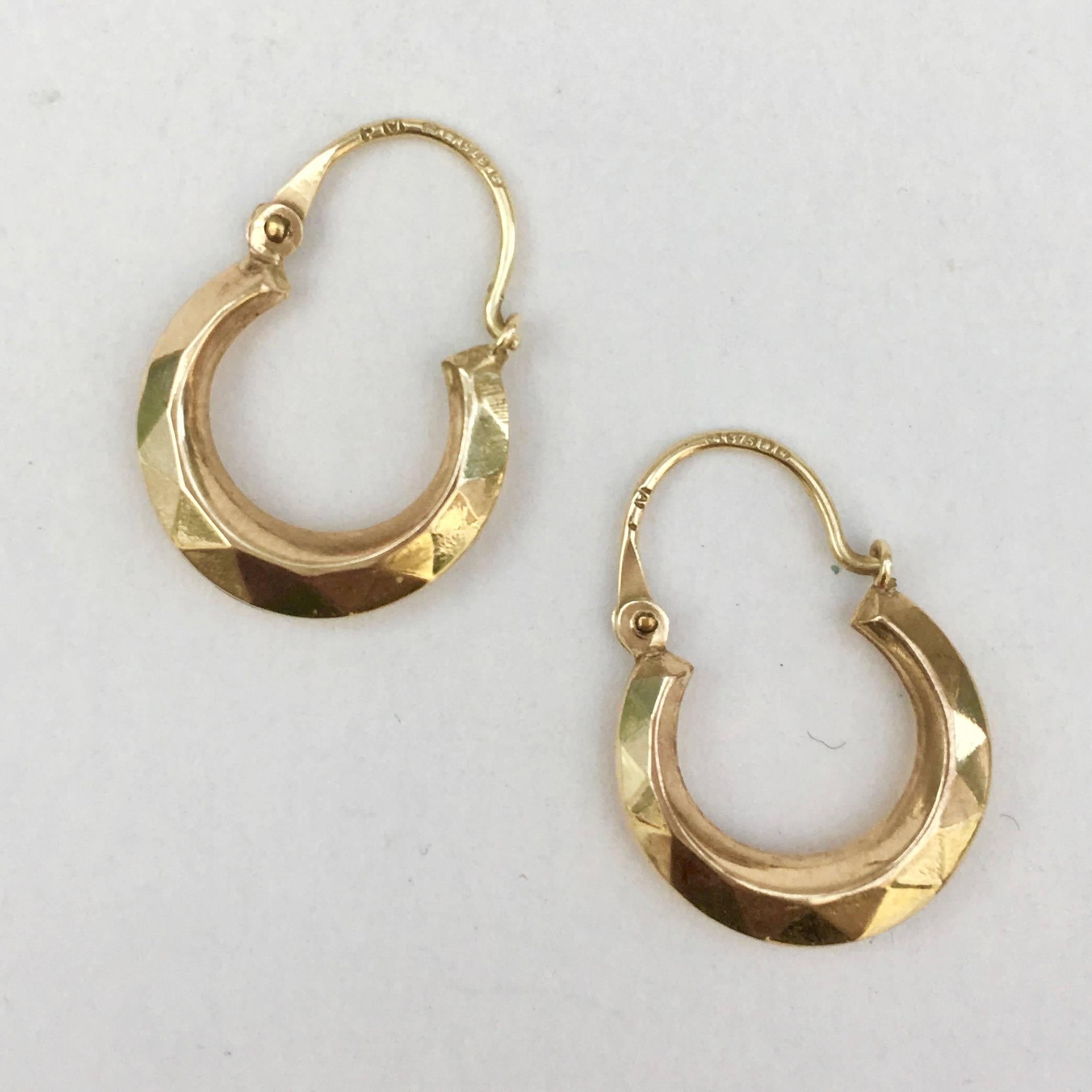 Contemporary Small Gold Hoops 1980s Vintage Jewelry Faceted Dainty Hoop Earrings
