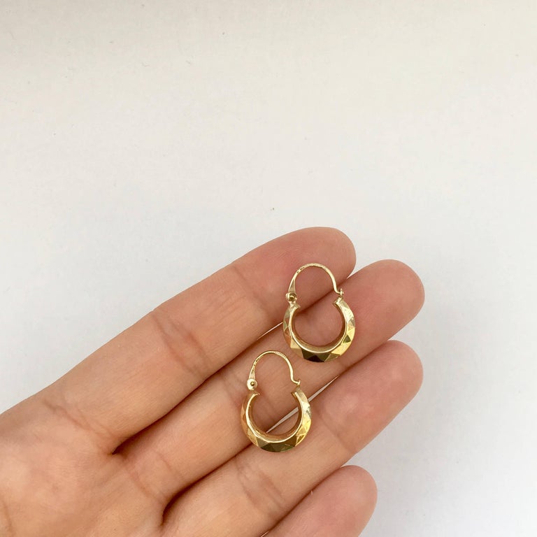 Small Gold Hoops 1980s Vintage Jewelry Faceted Dainty Hoop Earrings at