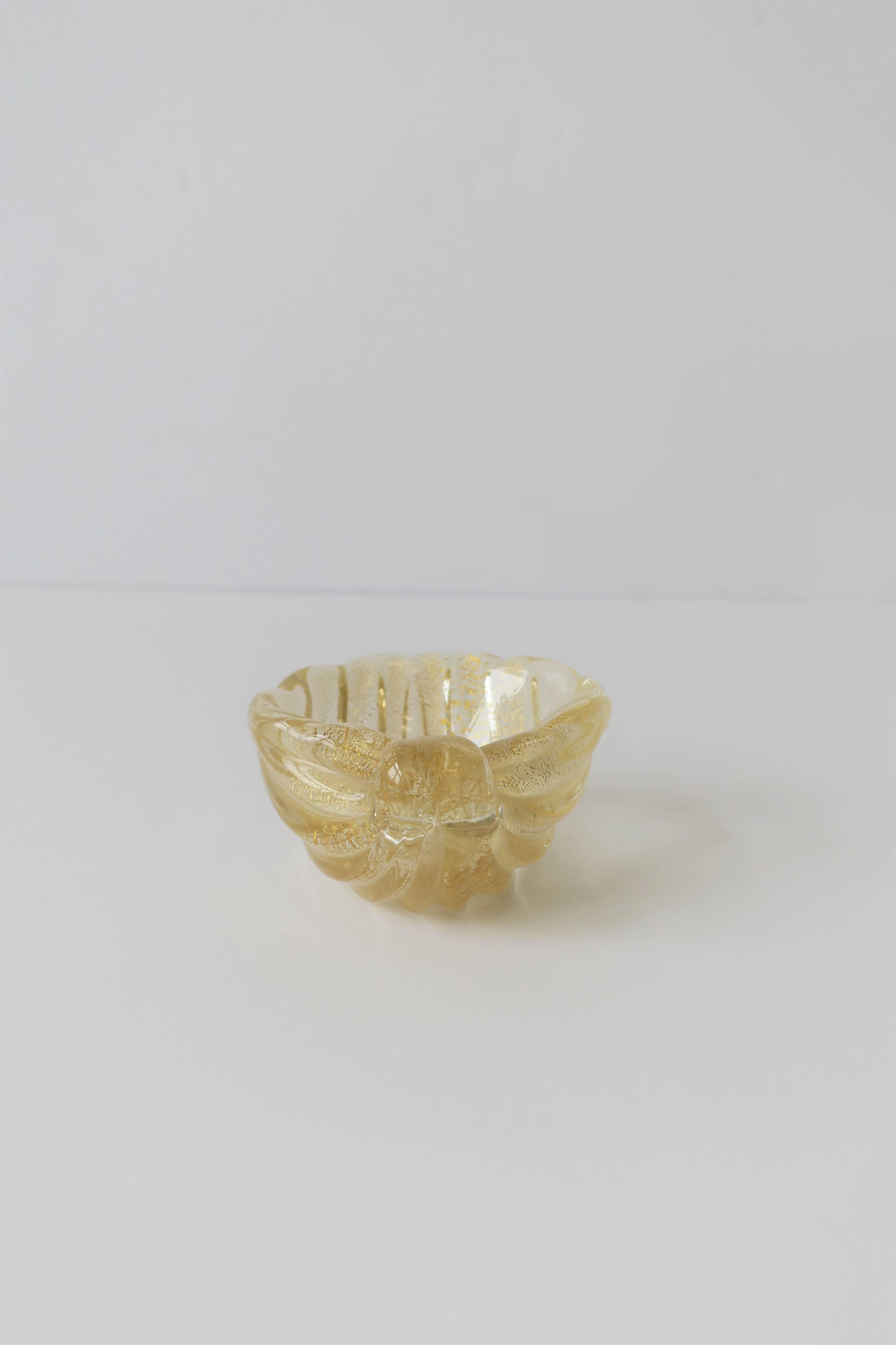 20th Century Italian Murano Gold Art Glass Seashell Form Bowl Jewelry Dish