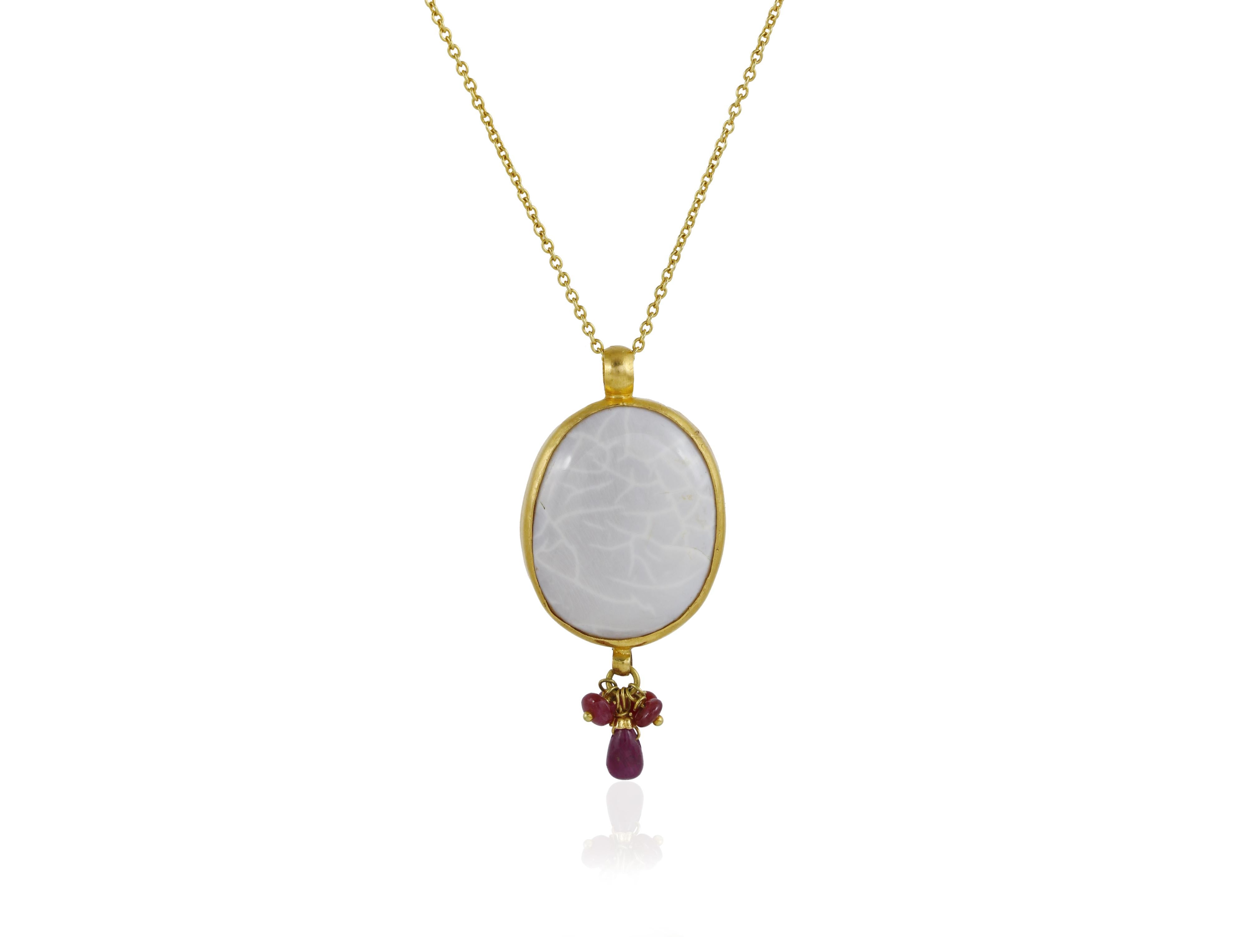 Uncut Small Gold opal pendant inlaid with rubies  Antique indian jewellery For Sale
