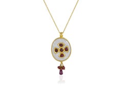 Petit pendentif en or incrusté de rubis  Bijoux indiens anciens