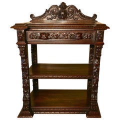 Pequeño Buffet Victoriano Gótico de Roble Tallado Green Man