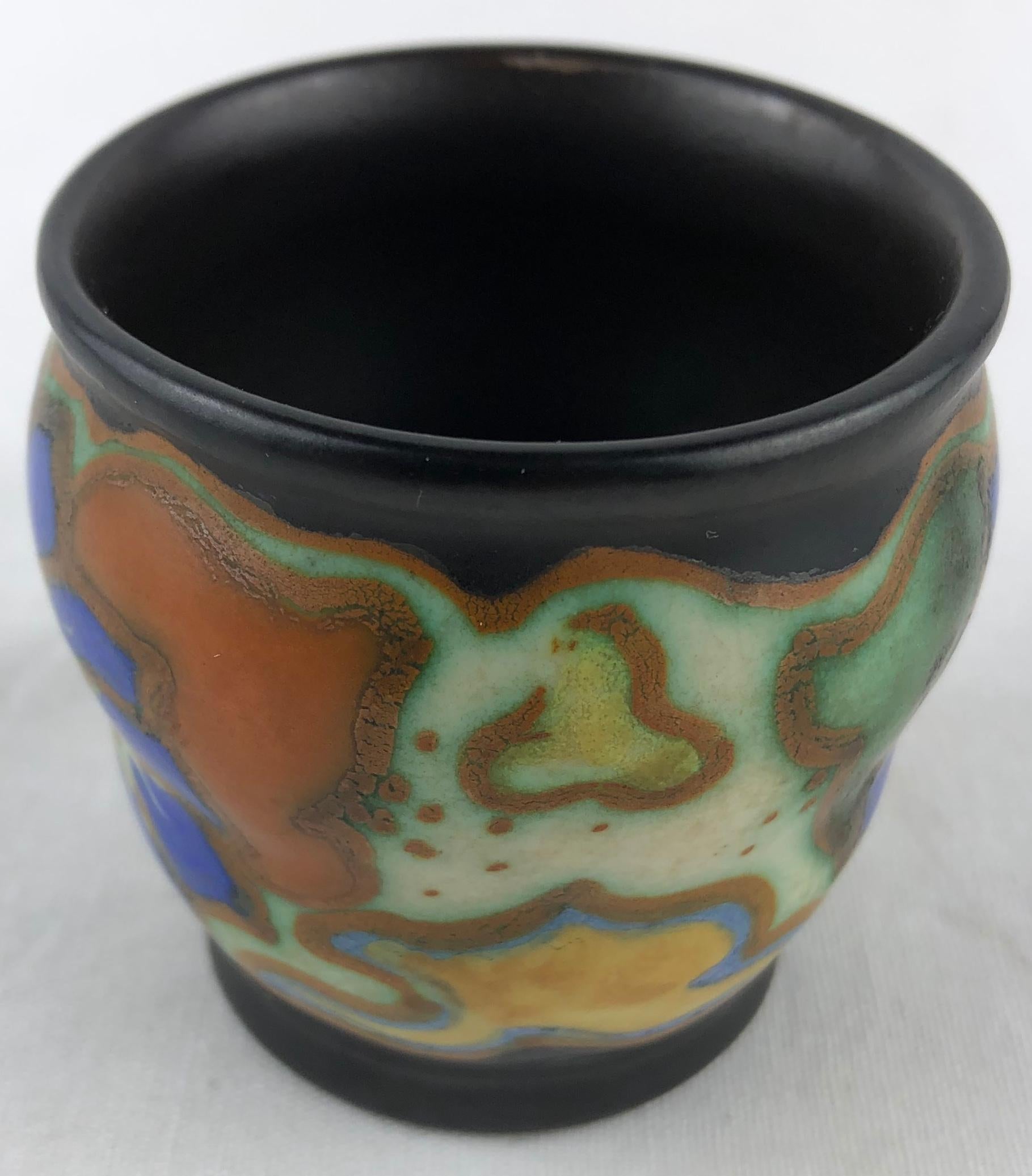 Kleine Gouda-Keramik Jugendstil Dekorative Tasse oder Bleistifthalter (Art nouveau) im Angebot