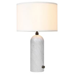 Lampada da tavolo piccola in marmo 'Gravity' di Space Copenhagen per Gubi in bianco
