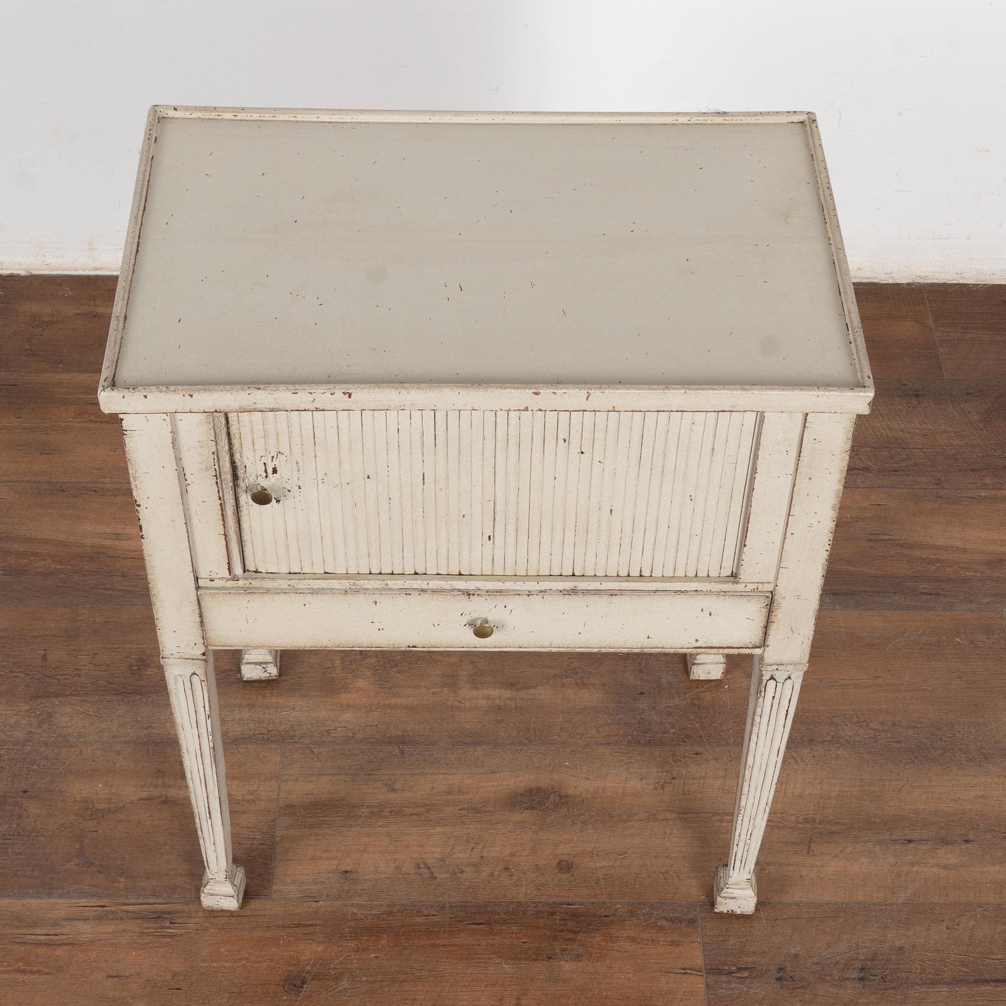 Small Gray Painted Cabinet Side Table, Sweden circa 1880 In Fair Condition In Round Top, TX