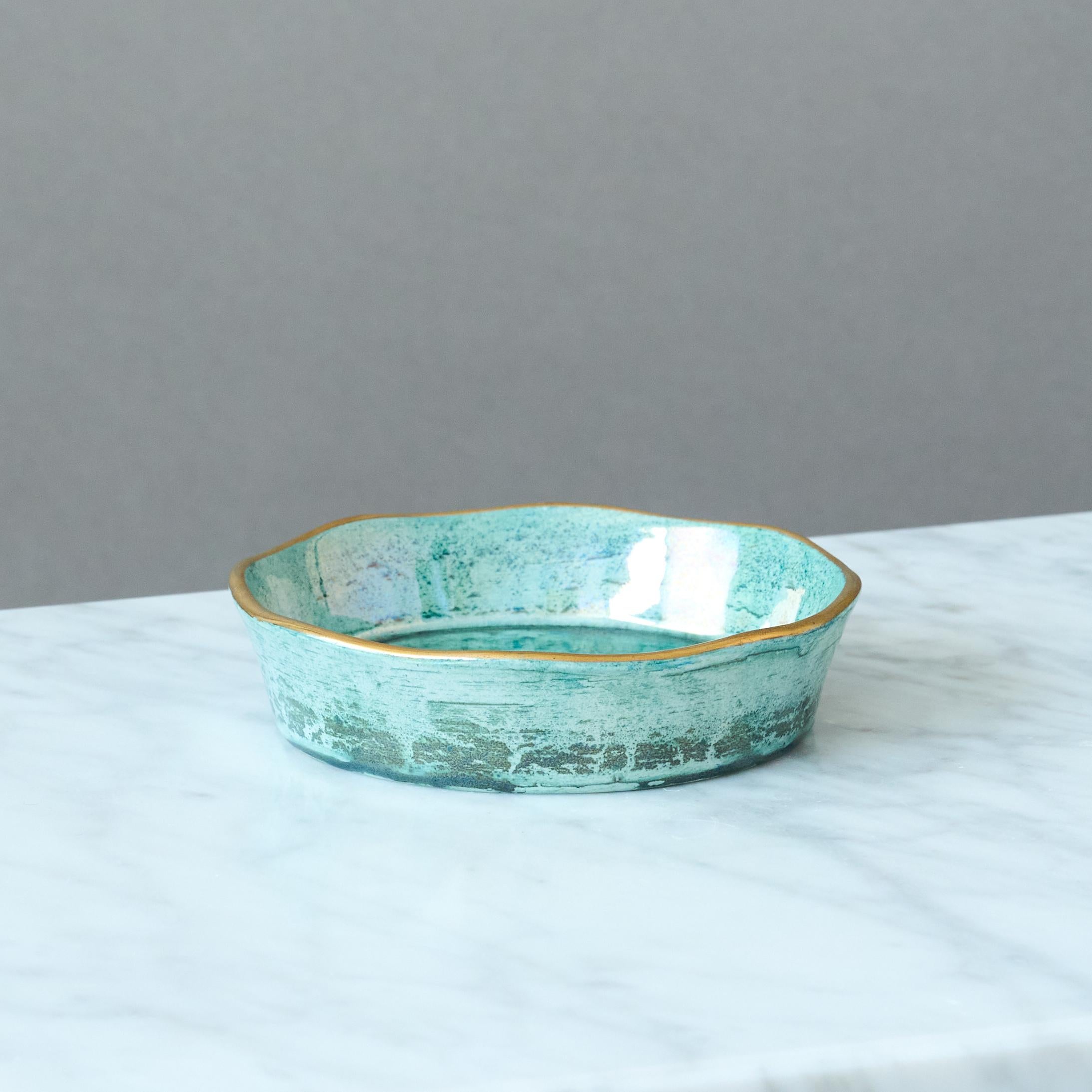 Svedese Piccola ciotola a lustro in stile Art Déco verde e oro di Josef Ekberg. Gustavsberg Svezia 1929 in vendita