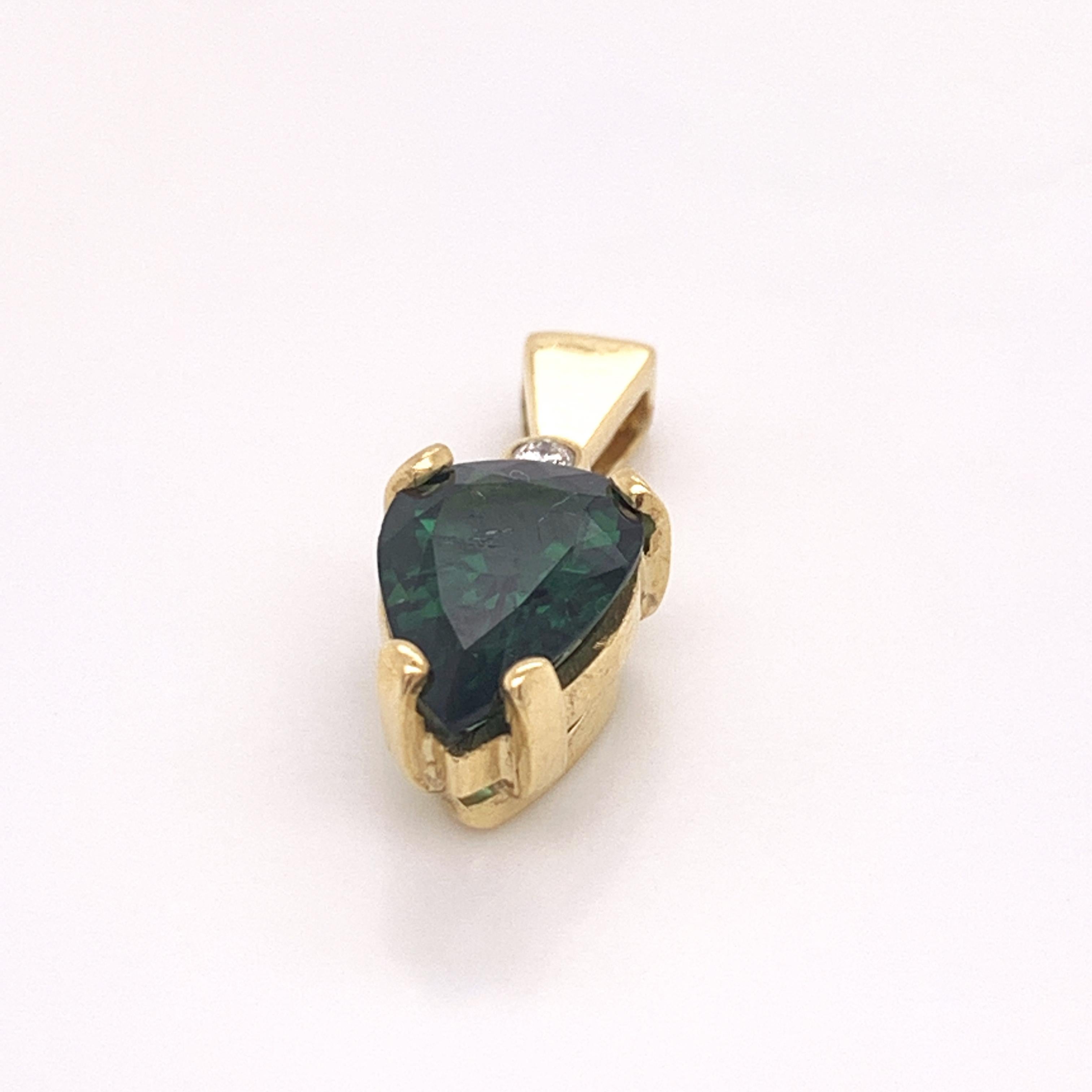 Art Deco Small Green Chrome Diopside and Diamond Tear Drop Pendant 18 Karat Yellow Gold