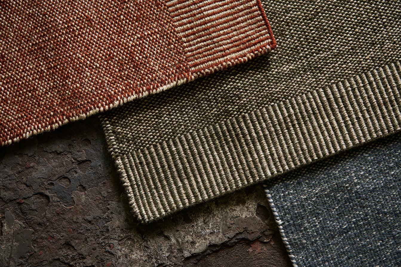 Grauer Rombo-Teppich von Studio MLR (Wolle) im Angebot