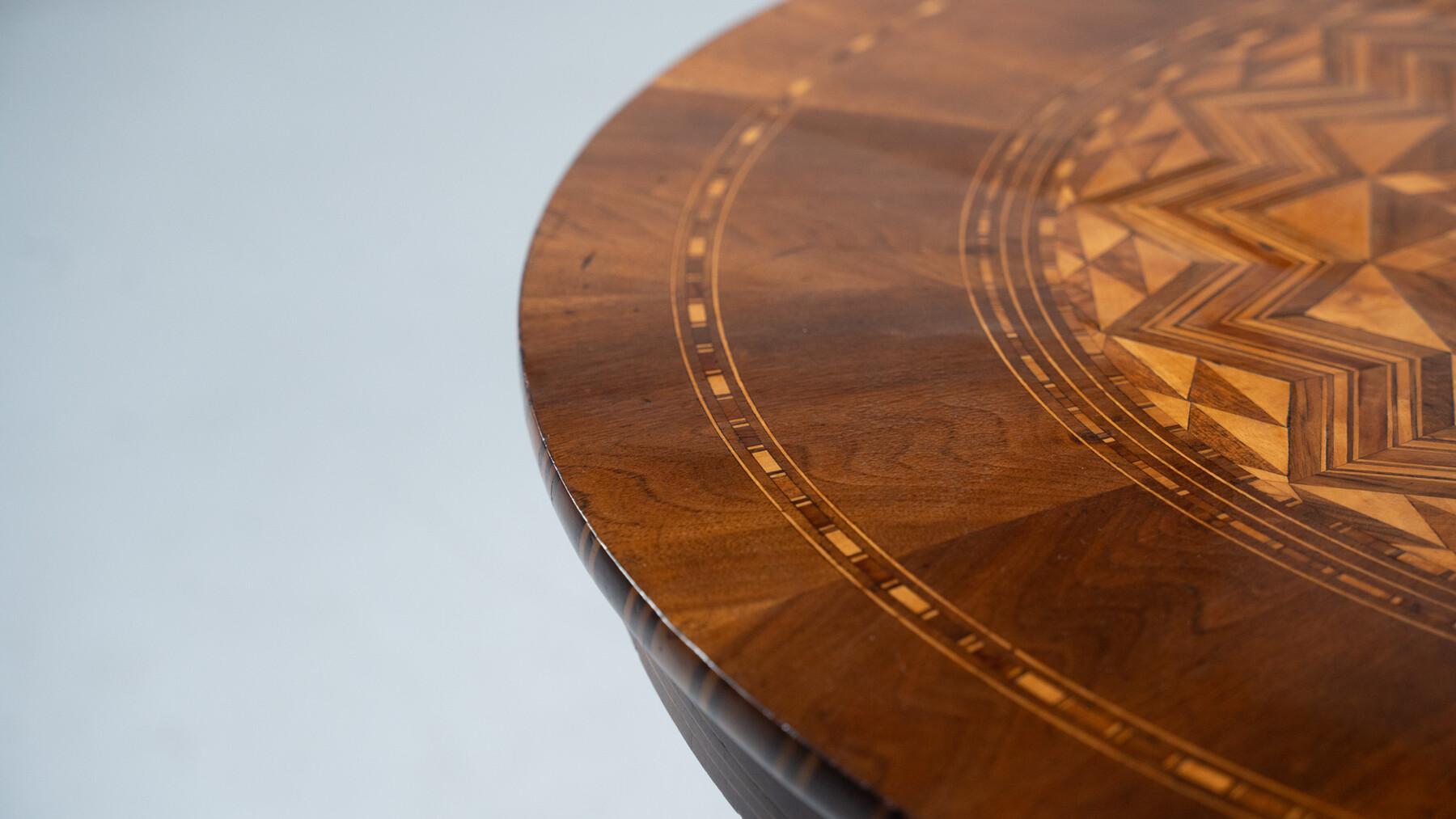 Petite table de Gueridon, Italie, 19e Bon état - En vente à Brussels, BE