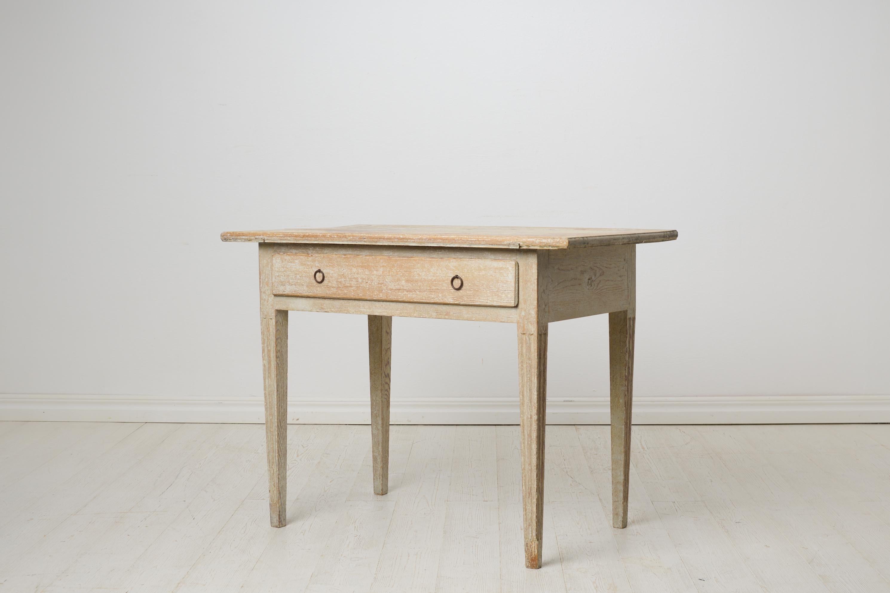 19th Century Small Gustavian Antique Country House Side Table from Northern Sweden For Sale