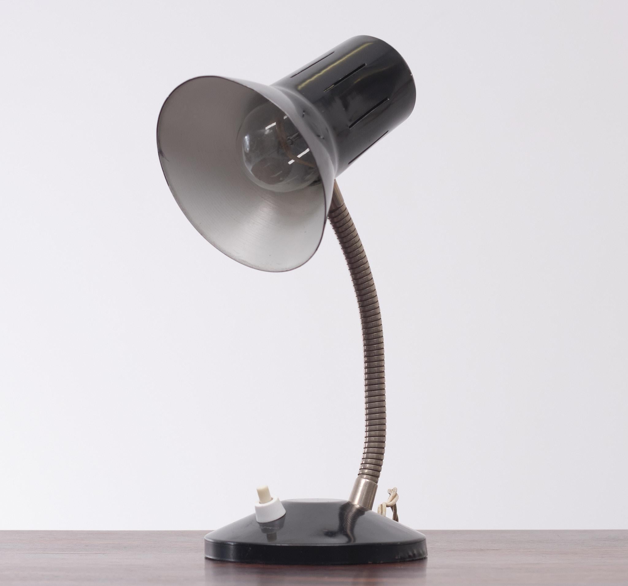 Small Hala Zeist Desk Lamp Holland, 1950s In Good Condition For Sale In Den Haag, NL