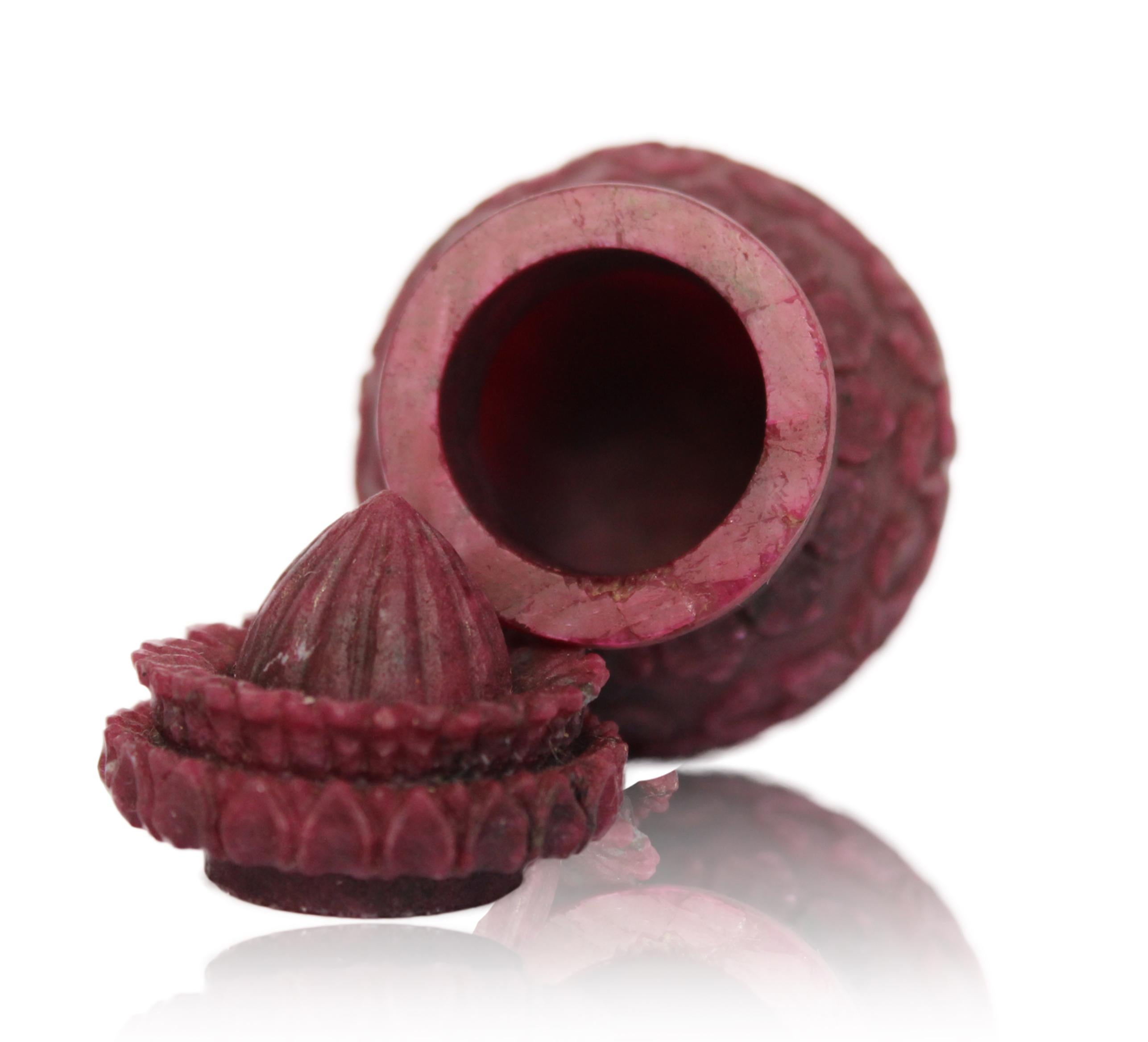 Uncut Small Hand Carved Mughal Ruby Snuff / Vermilion Bottle 'Kalash' For Sale