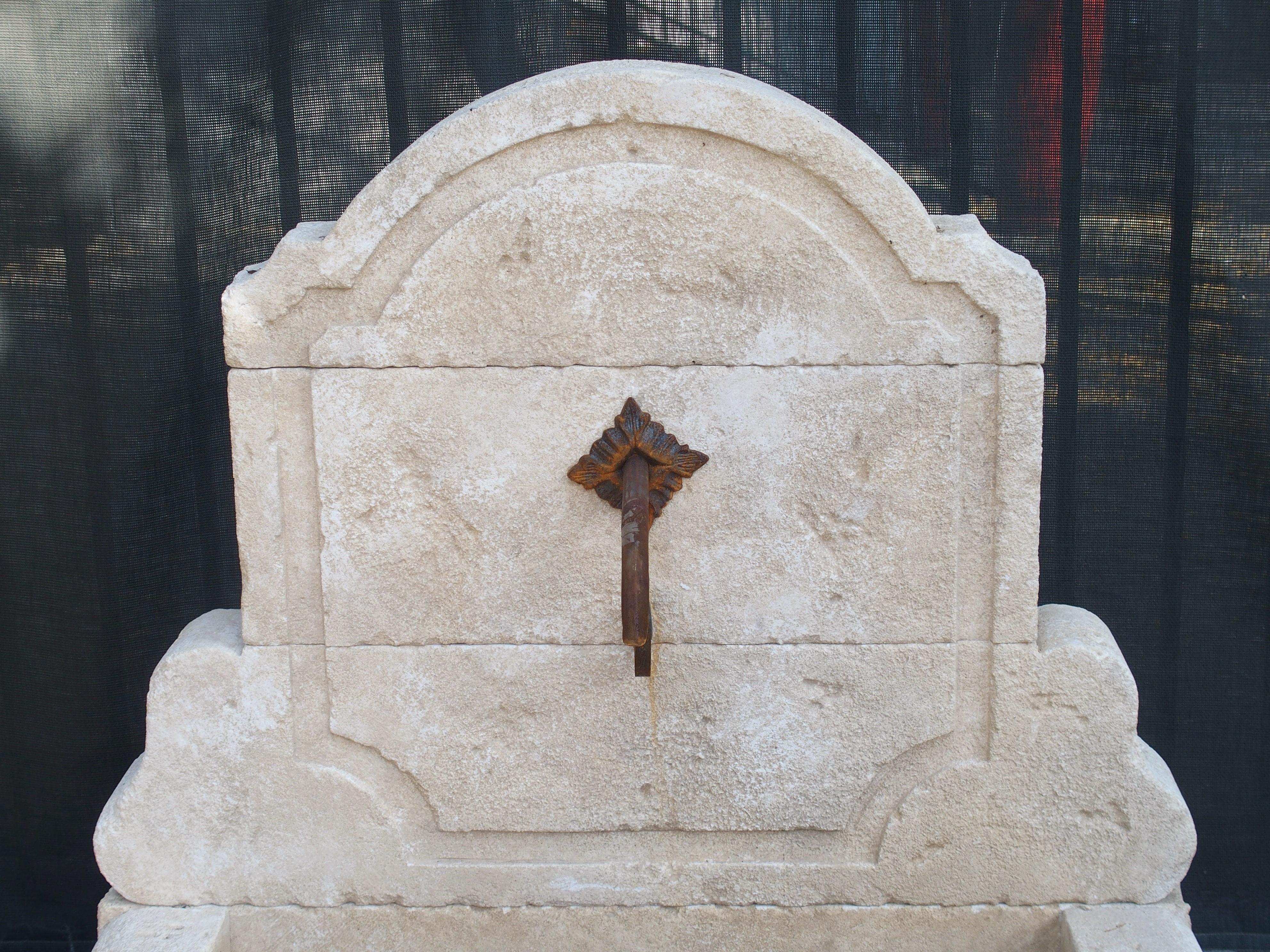 Small Hand Carved Wall Fountain from the South of France In Good Condition In Dallas, TX