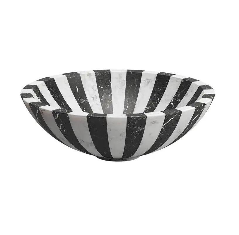 Small Handcrafted Black & White Refined Marble Nova Bowl S by Jacopo Simonetti For Sale 3